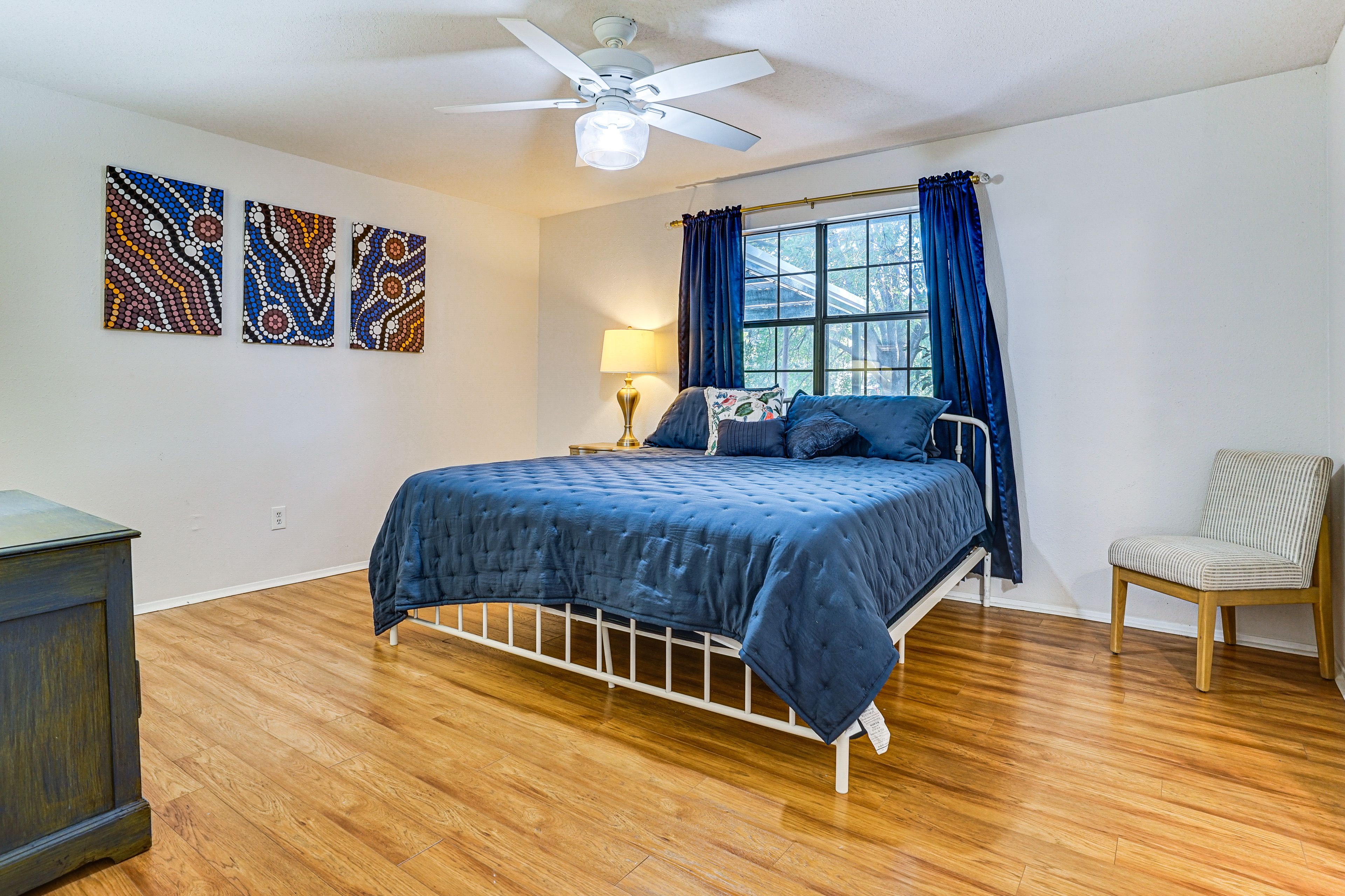 Bedroom 1 | King Bed