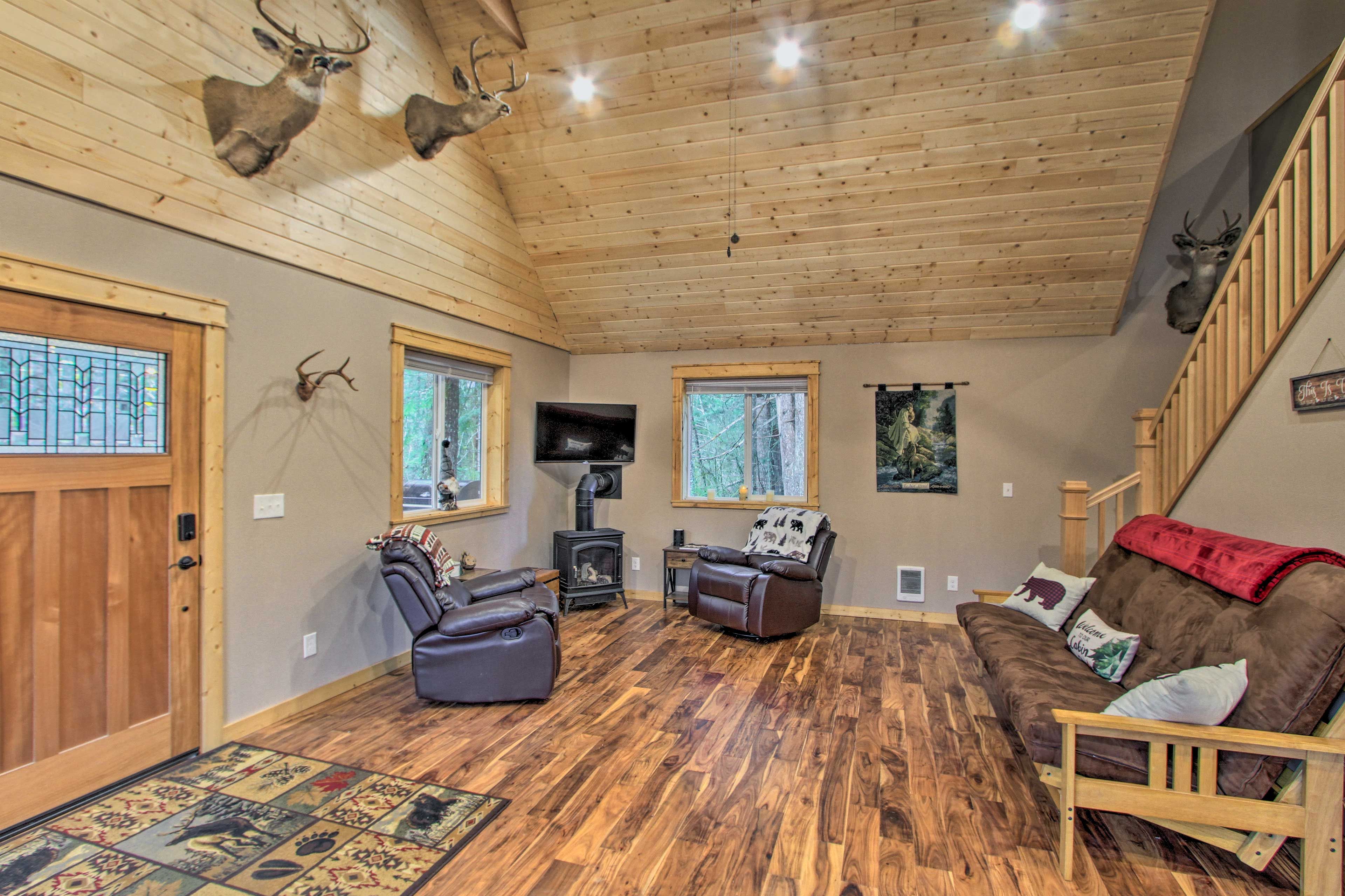 Living Room | Wood-Burning Fireplace | Smart TV
