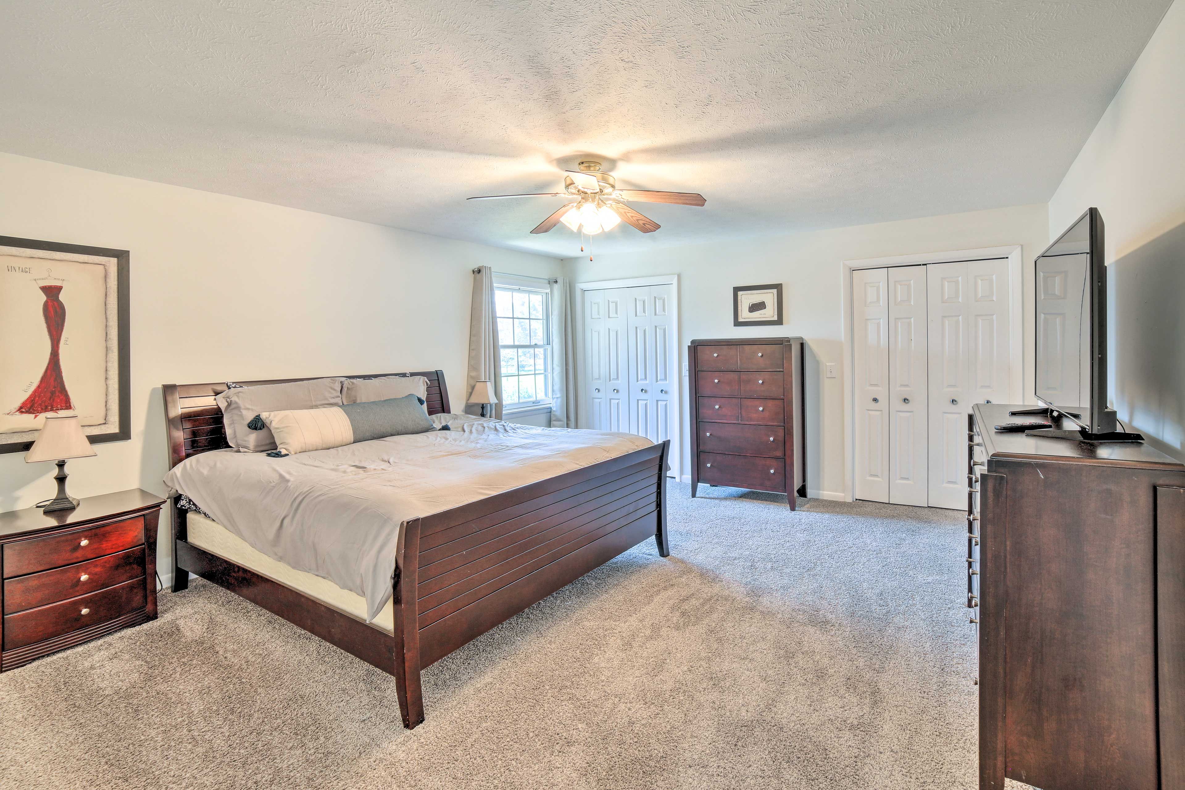 Bedroom 2 | King Bed | Upper Floor