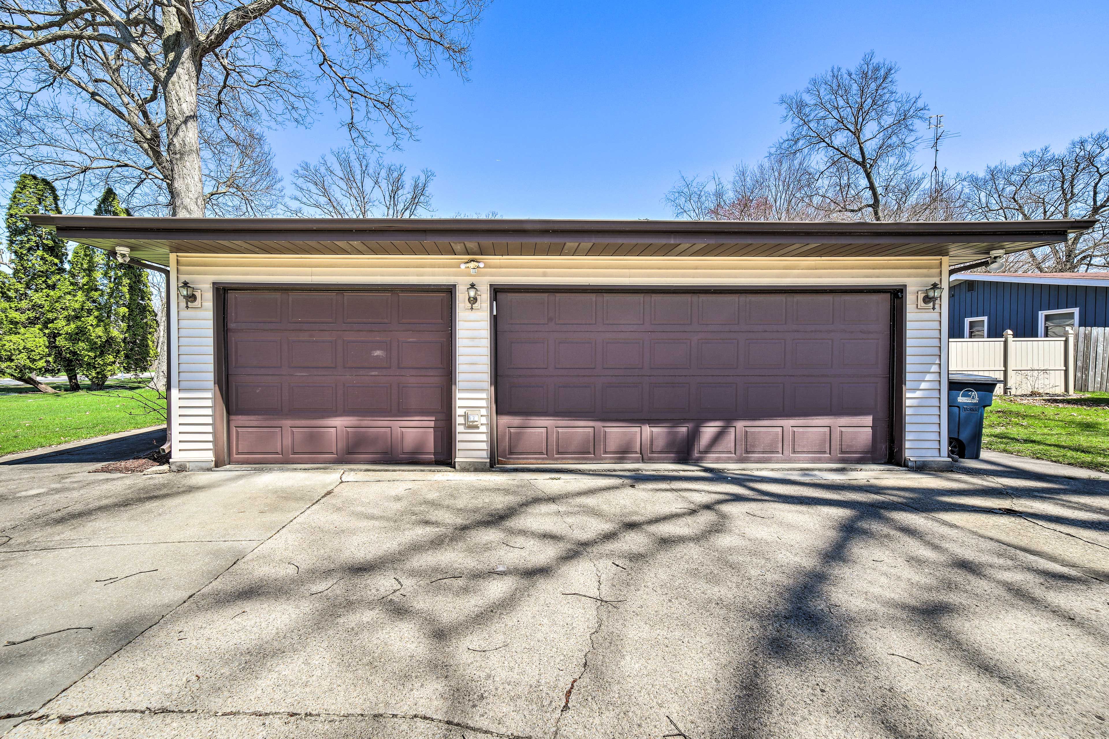 Parking | Garage (2 Vehicles) | Driveway (4 Vehicles)