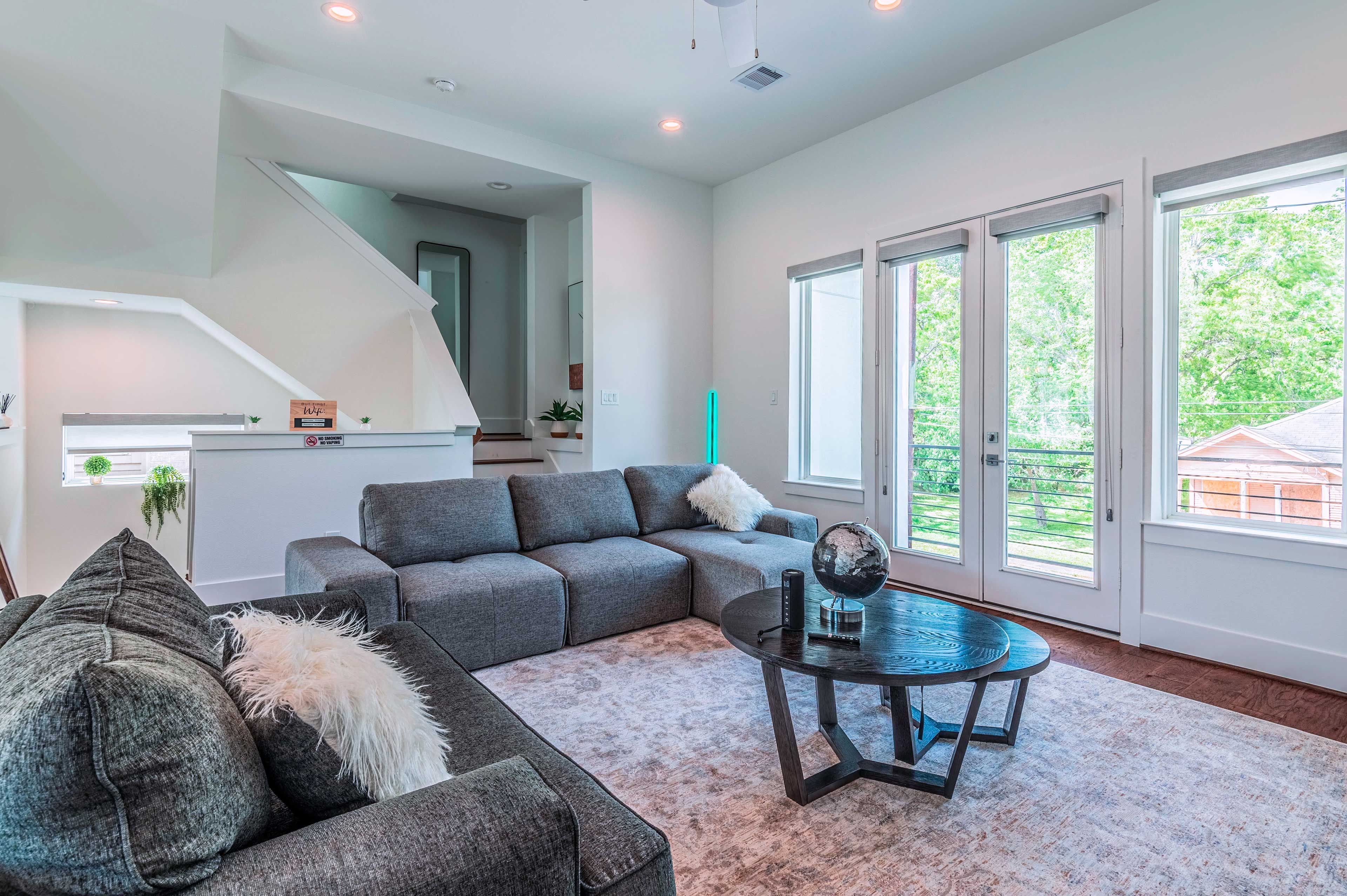 Living Room | Central A/C & Heat