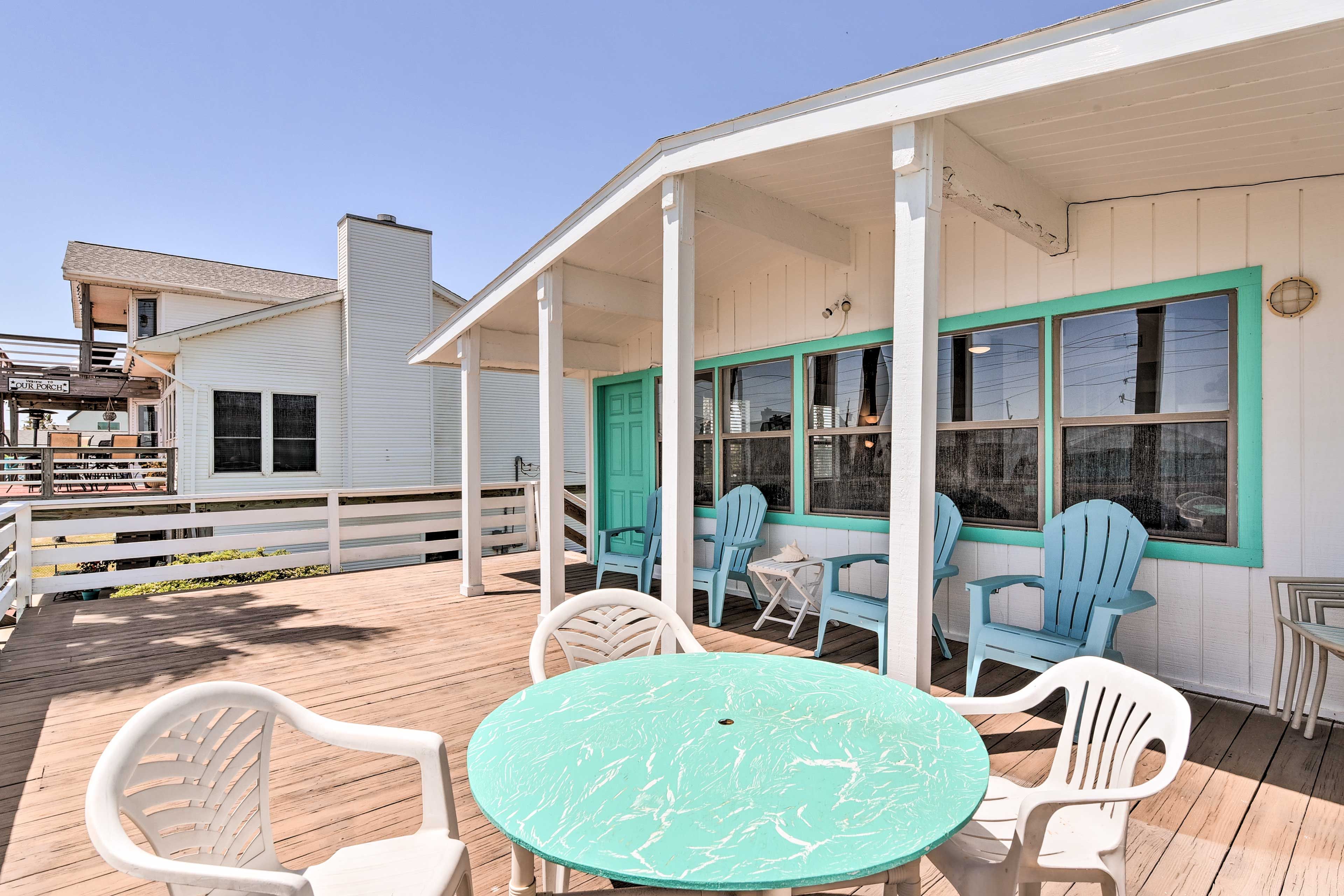 Deck | Outdoor Dining