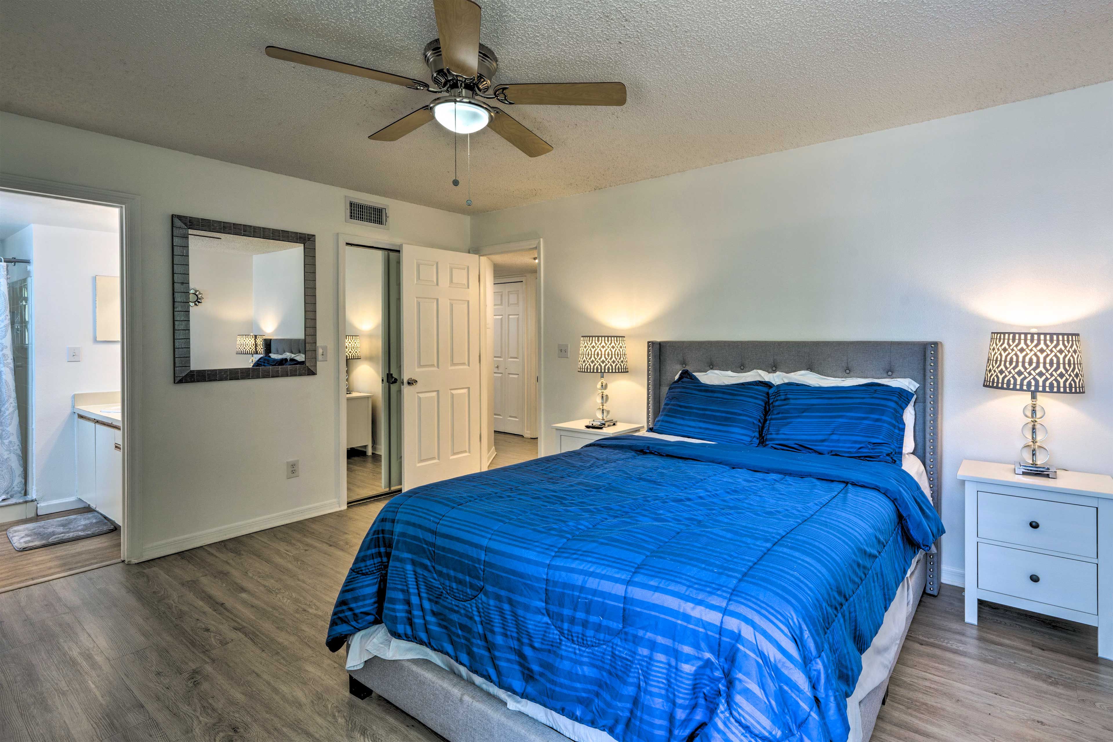 Bedroom 1 | Queen Bed | En-Suite Bathroom