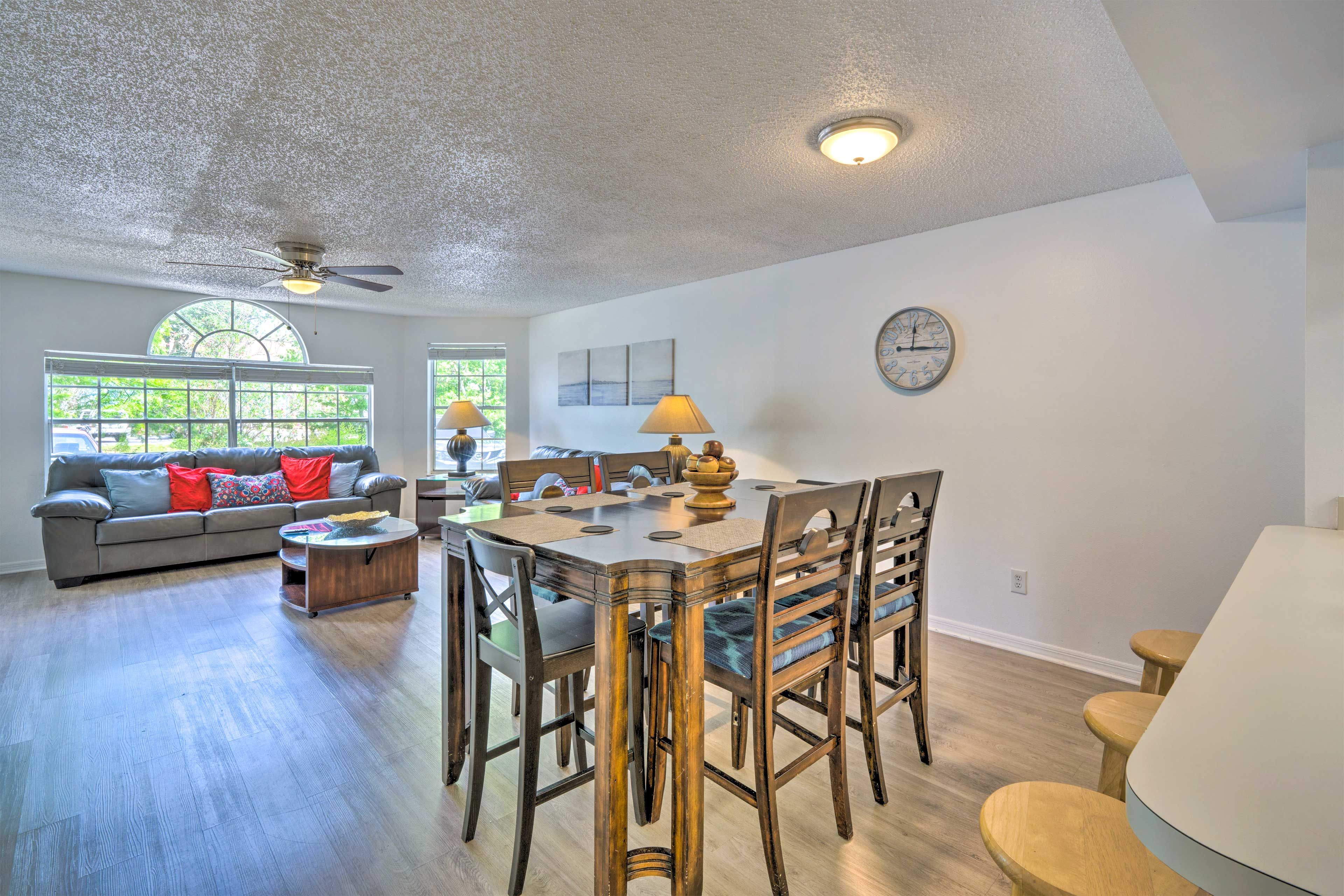 Dining Area | 3-Person Breakfast Bar | 6-Person Dining Table