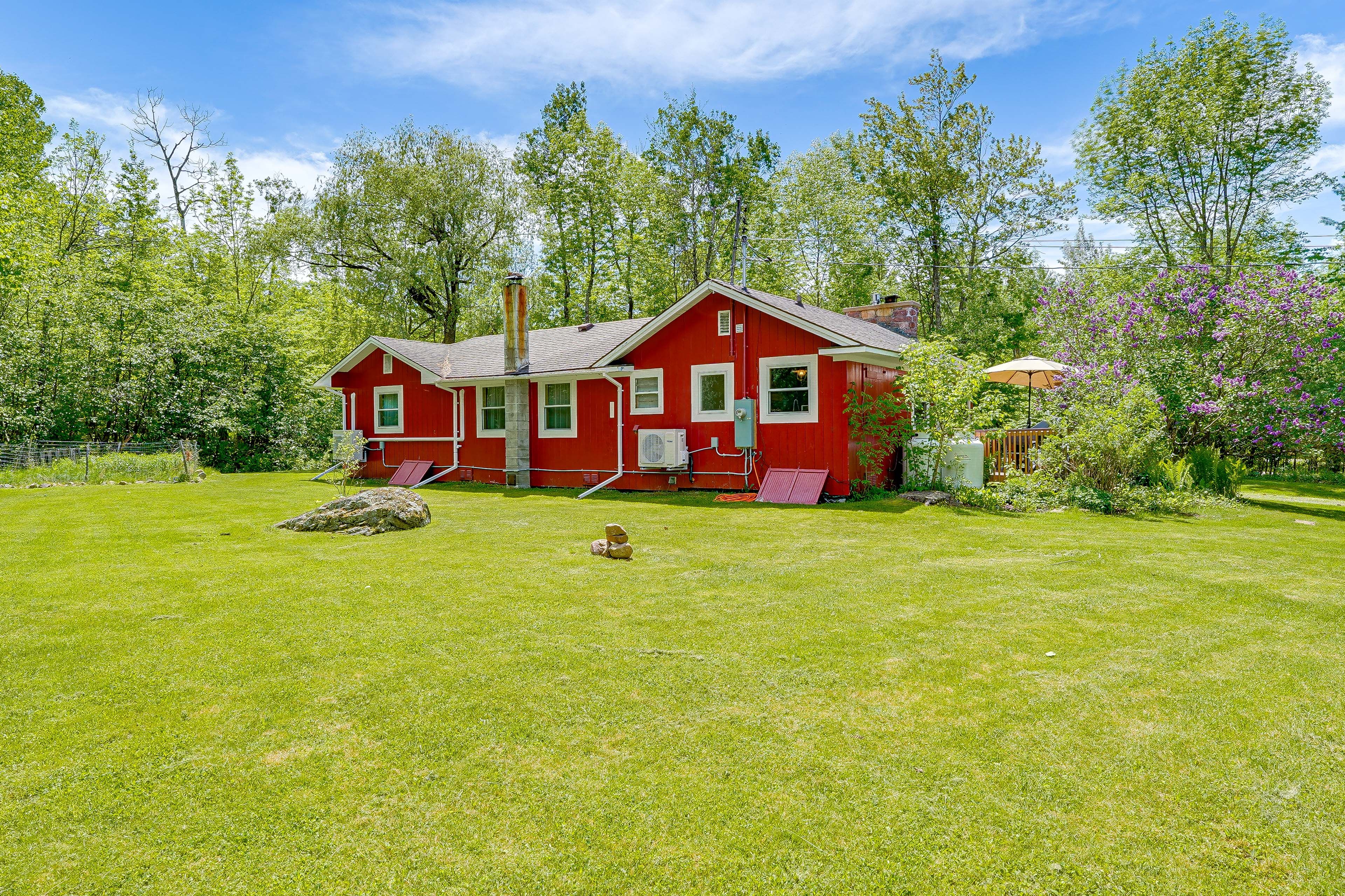 Cabin Exterior | Wood-Burning Fire Pit