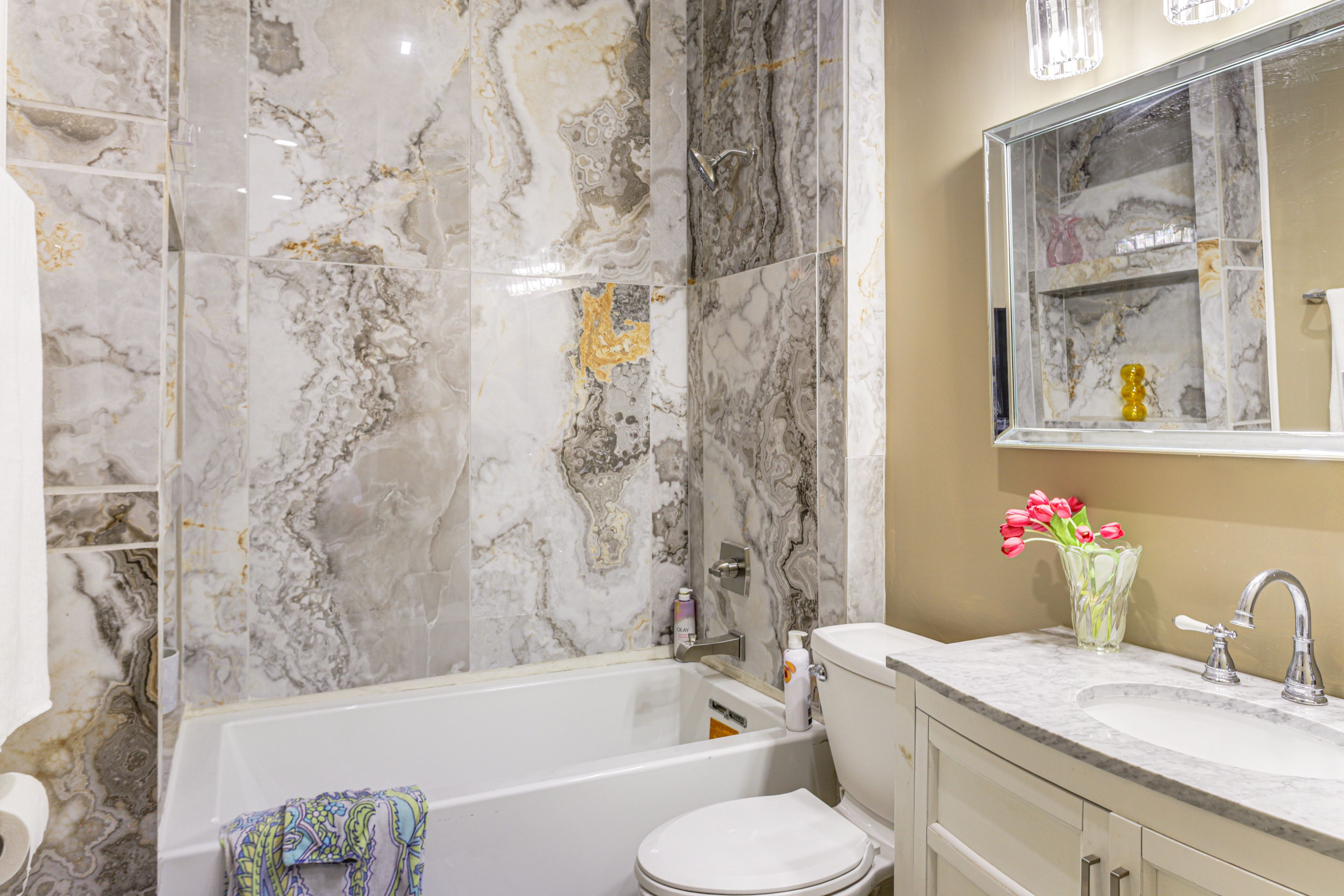 Full Bathroom
