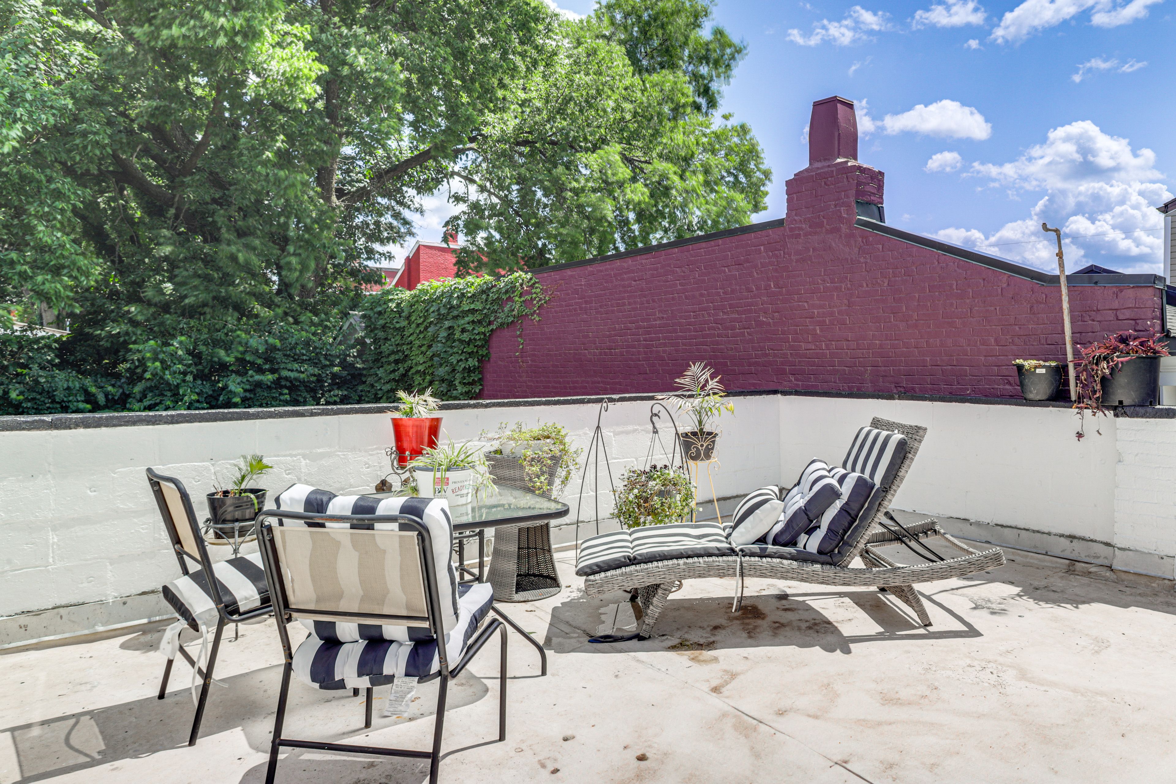 Rooftop Patio | Electric Grill | Outdoor Dining Area