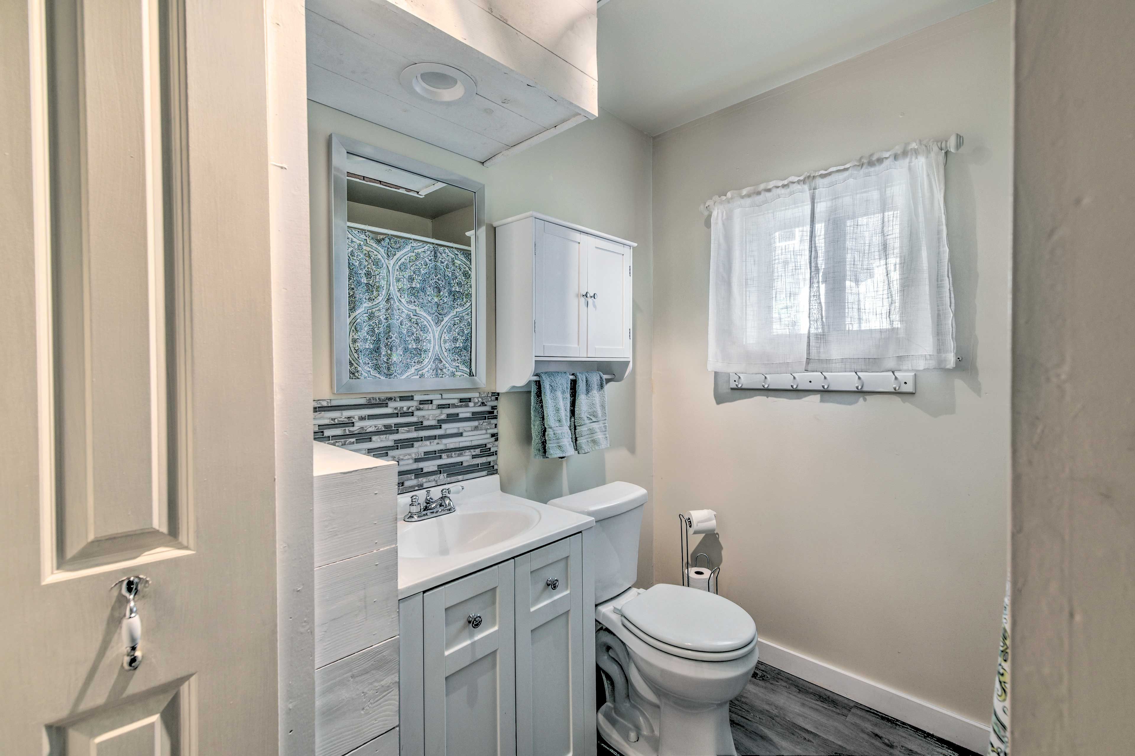 Full Bathroom