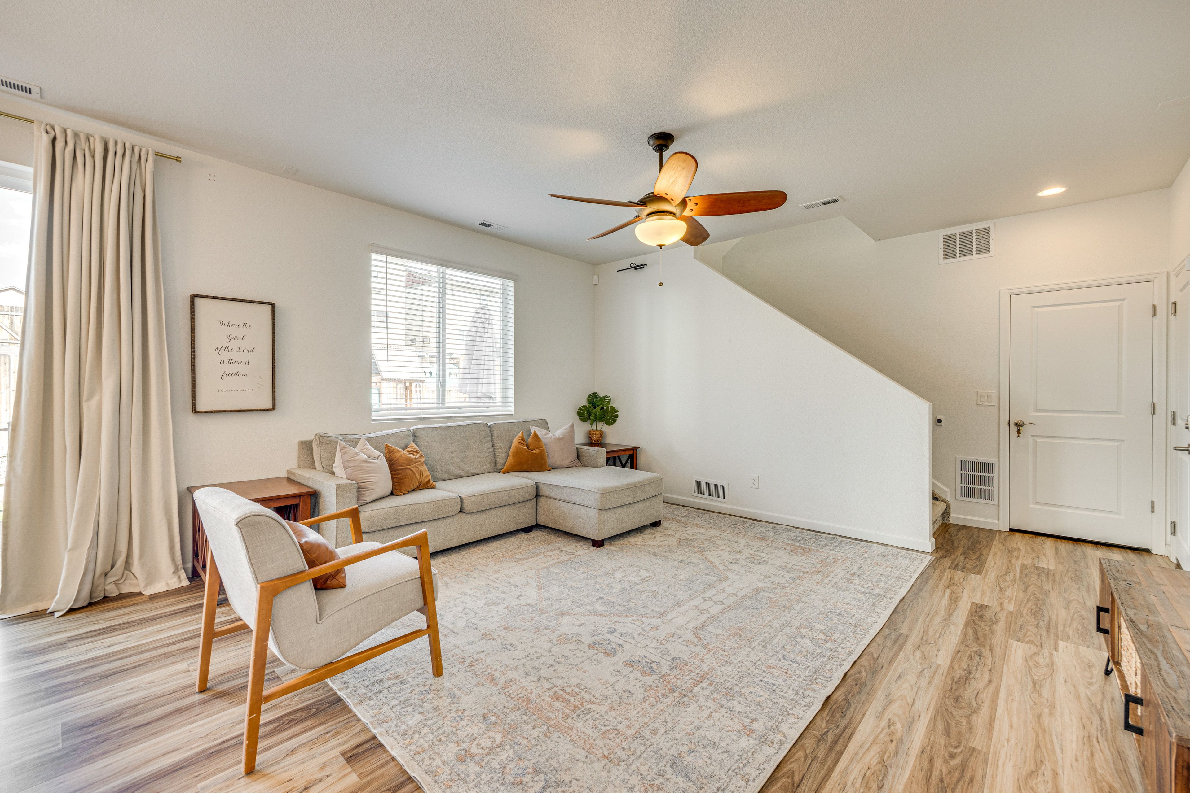 Living Room | 1st Floor | Smart TV