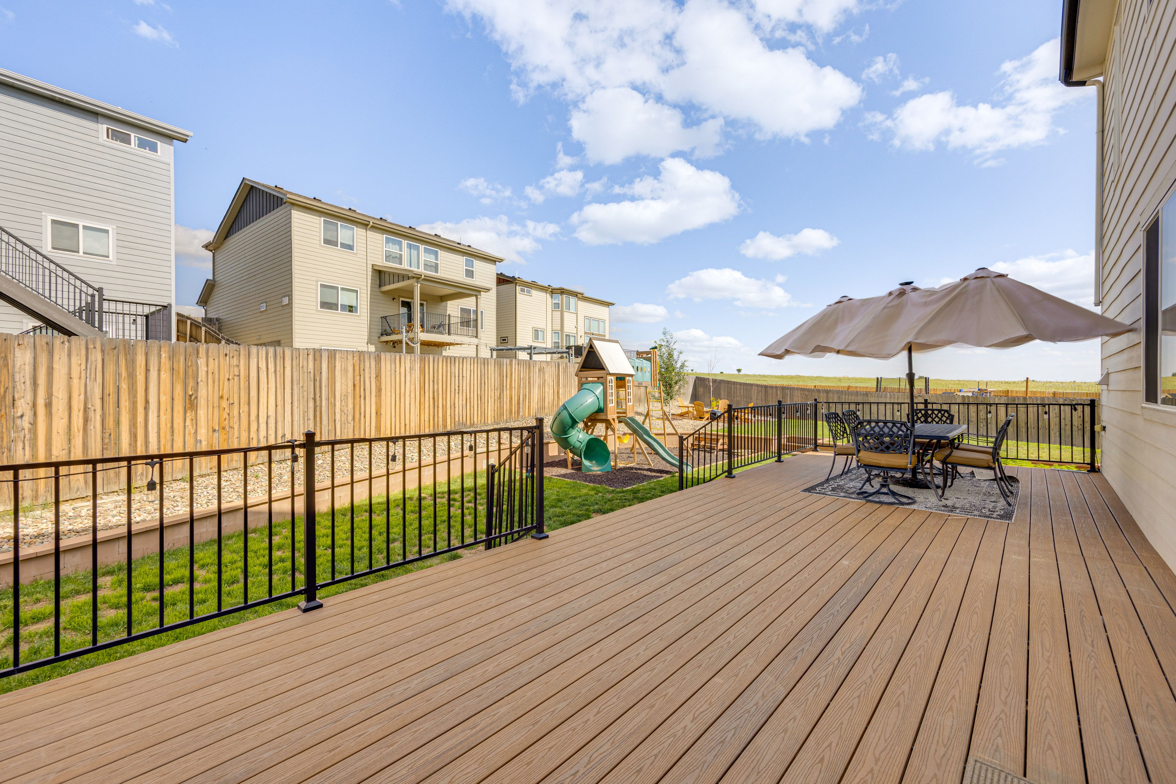 Exterior | Deck | Outdoor Dining | Playset