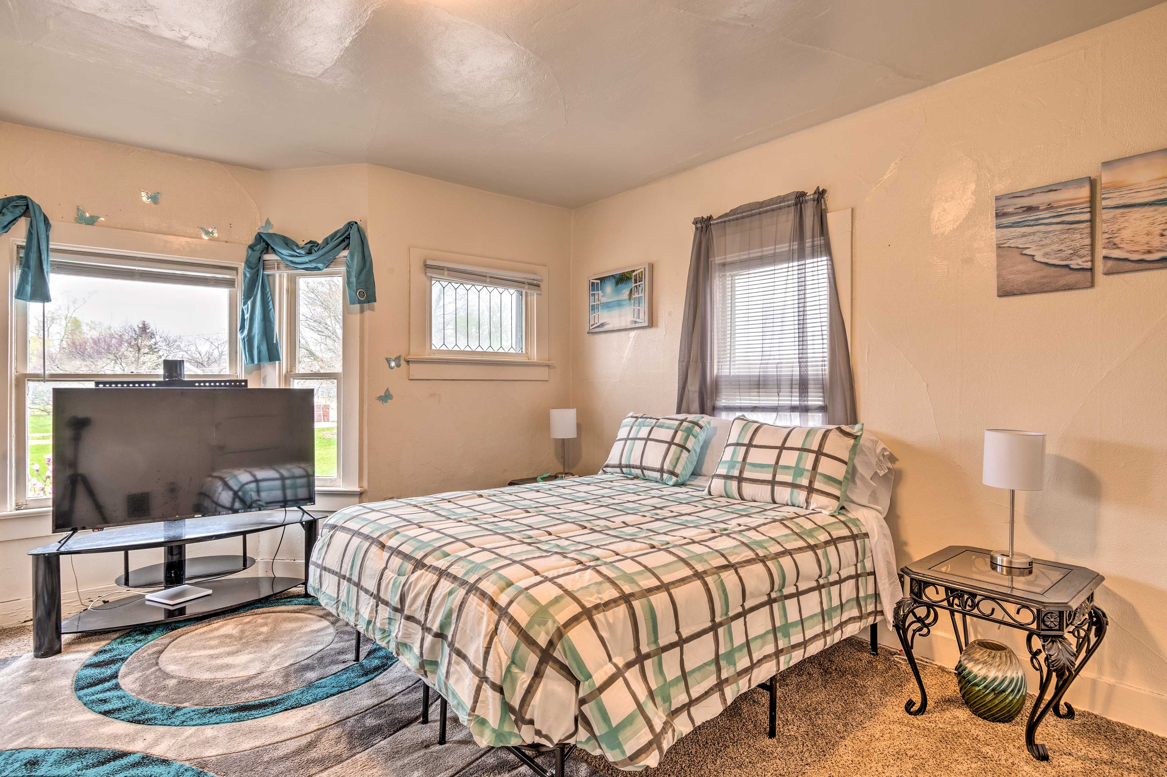 Bedroom 3 | Upper Level | Queen Bed