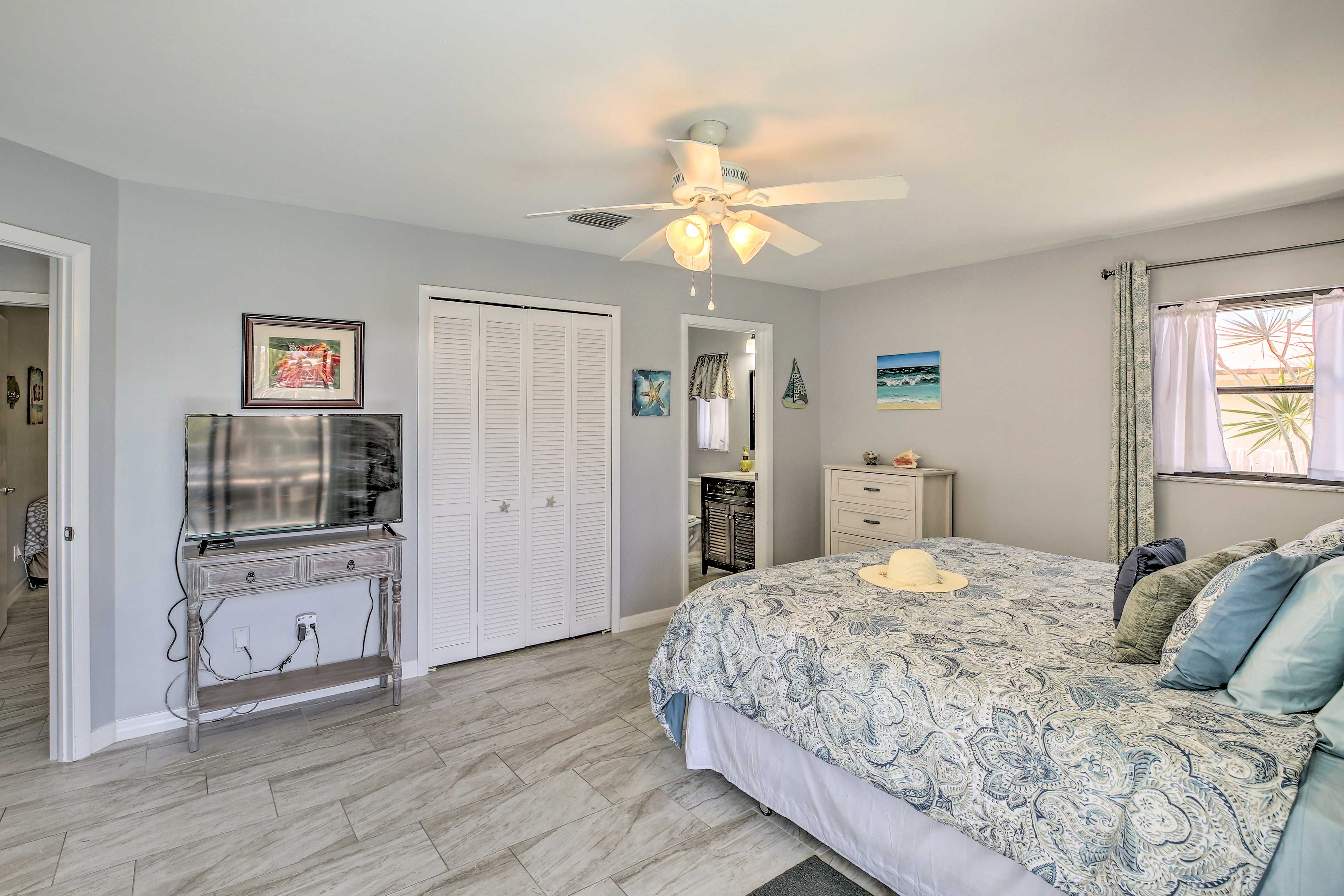 Bedroom 1 | Linens Provided | Smart TV