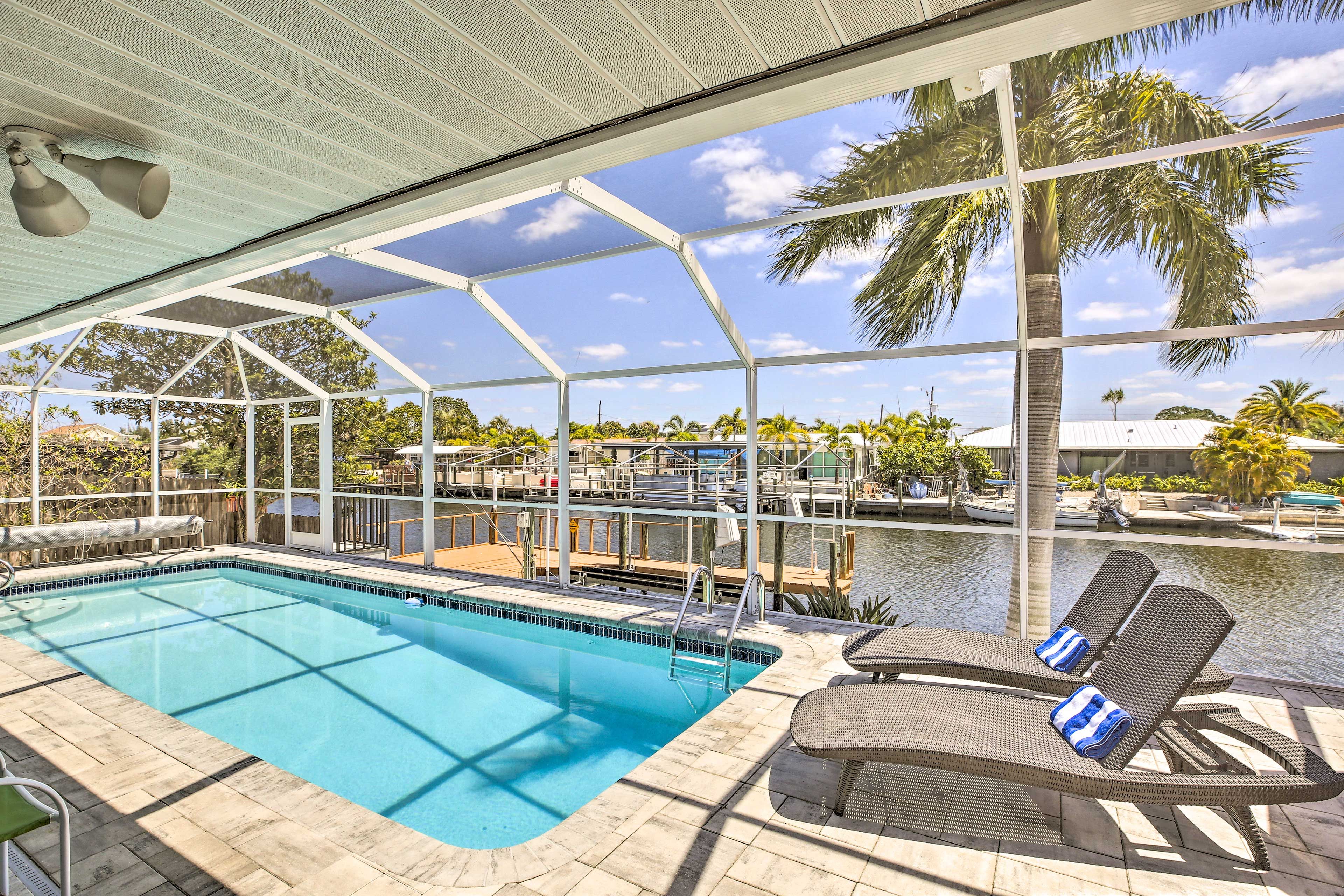 Lanai | Canalfront Views