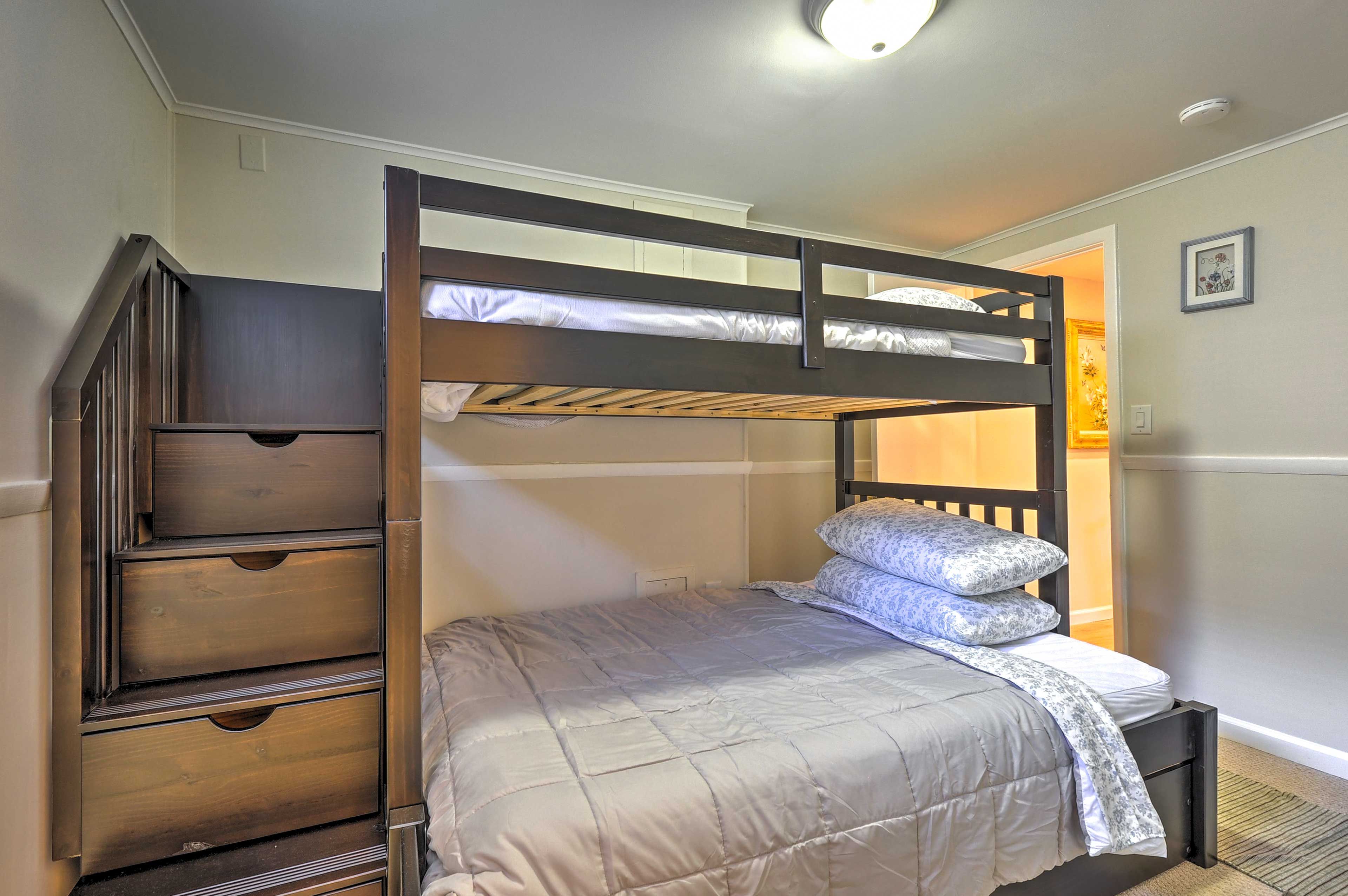 Bedroom 5 | Twin/Full Bunk Bed | Basement