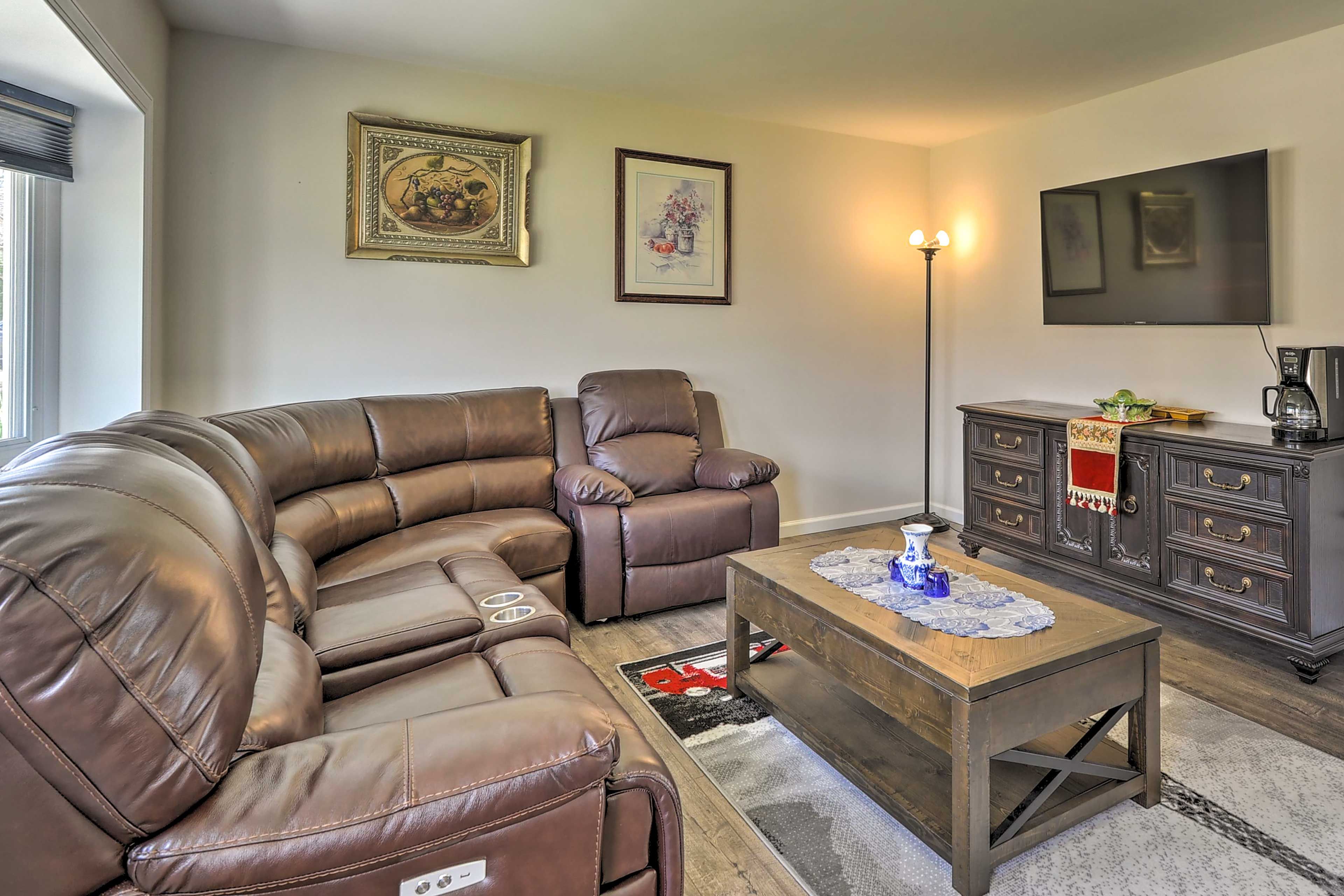 Living Room | Laptop Workspace | Trash Bags/Paper Towels