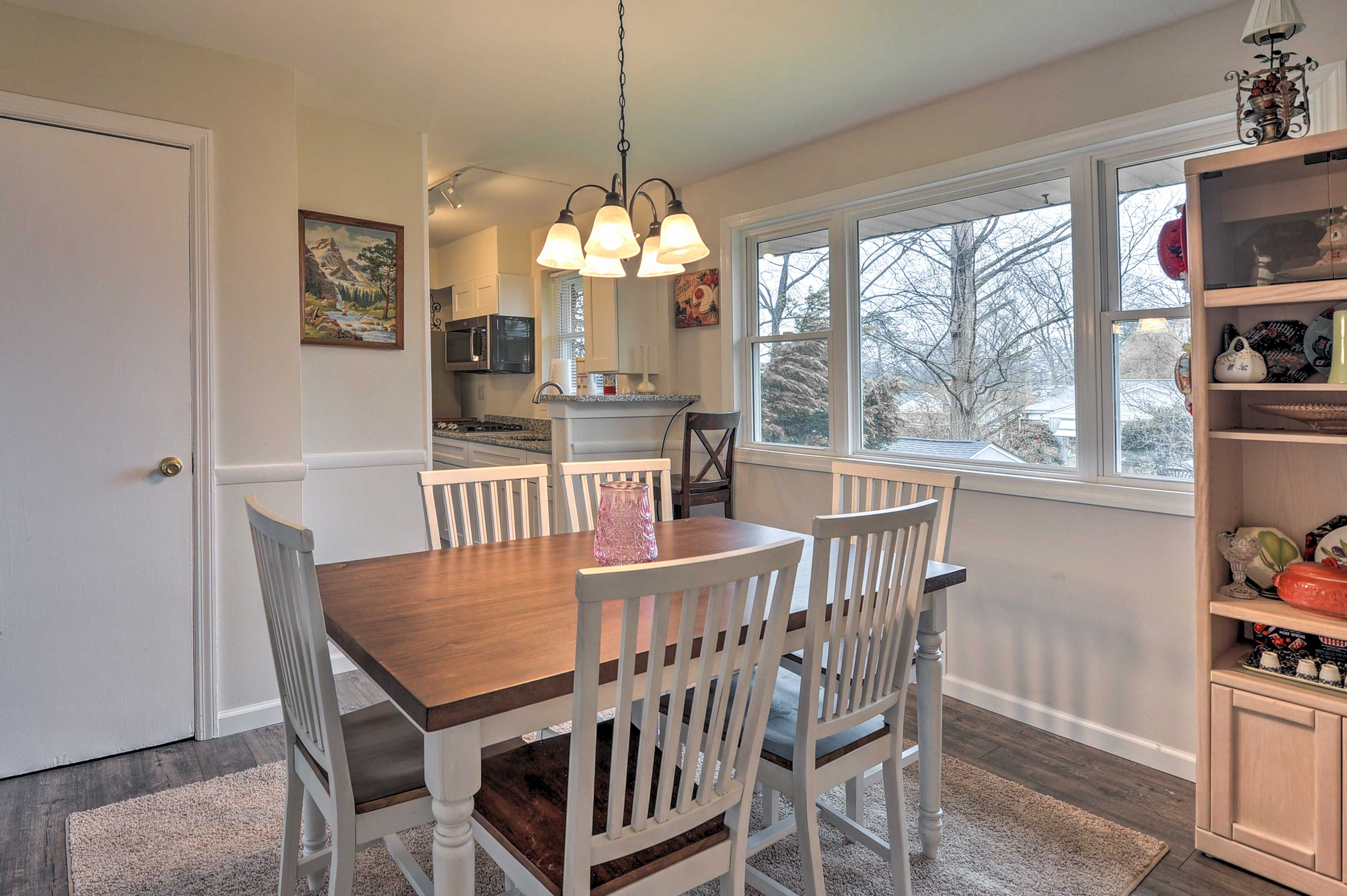 DIning Area | Dishware/Flatware