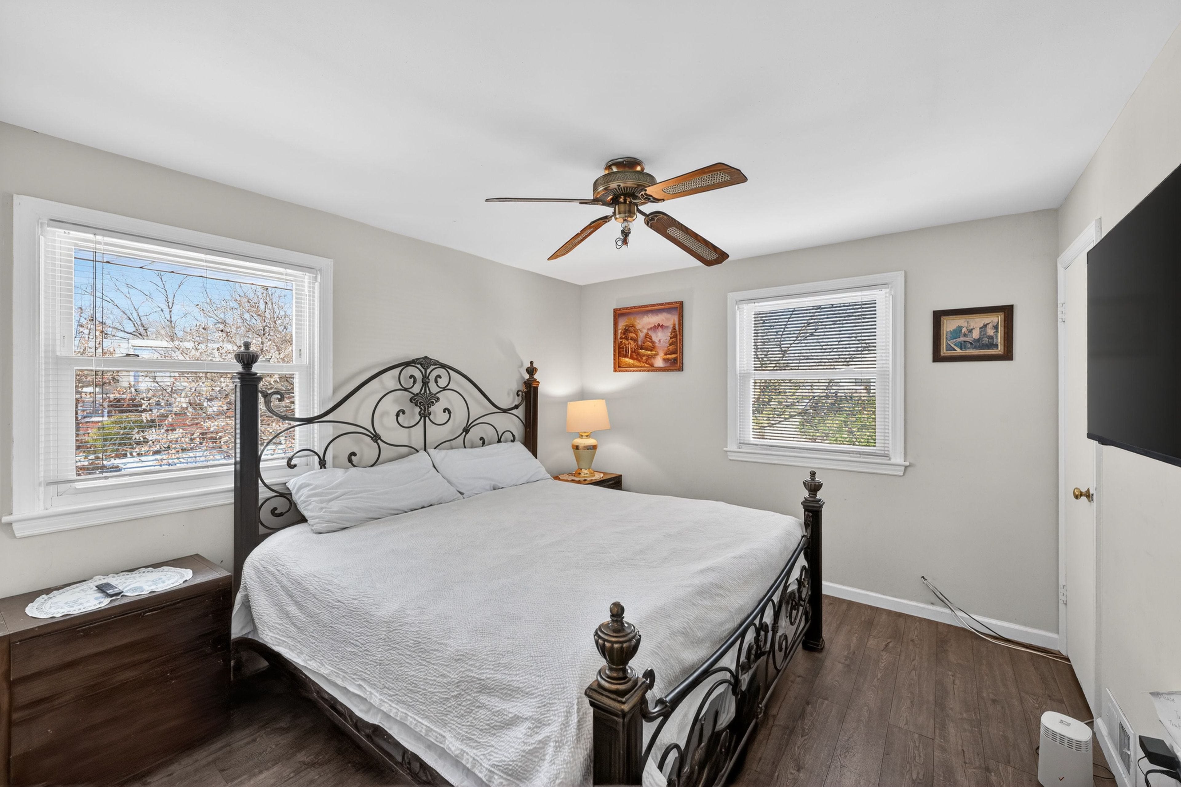 Bedroom 1 | King Bed | 1st Floor | Linens Provided