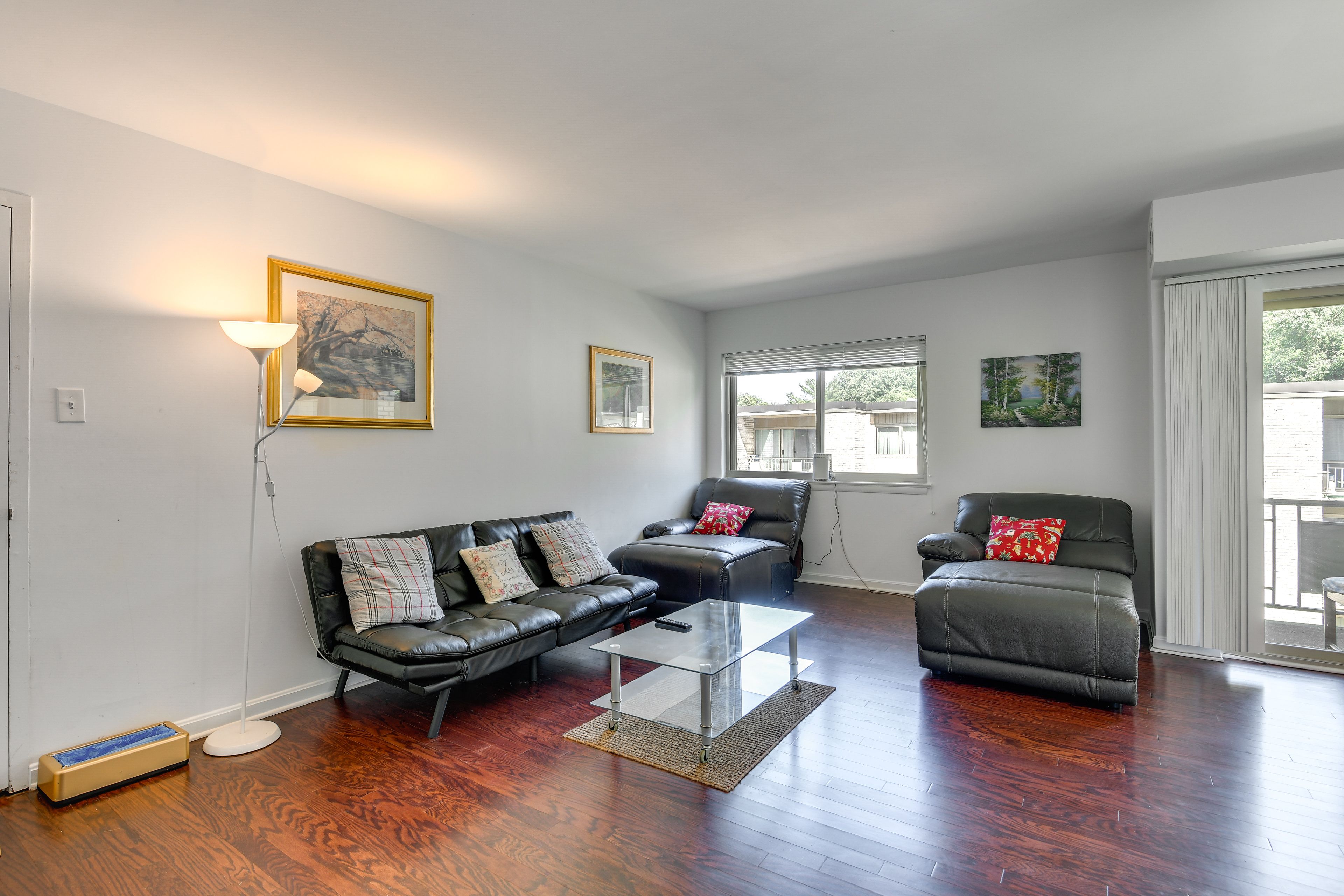 Living Room | Smart TV
