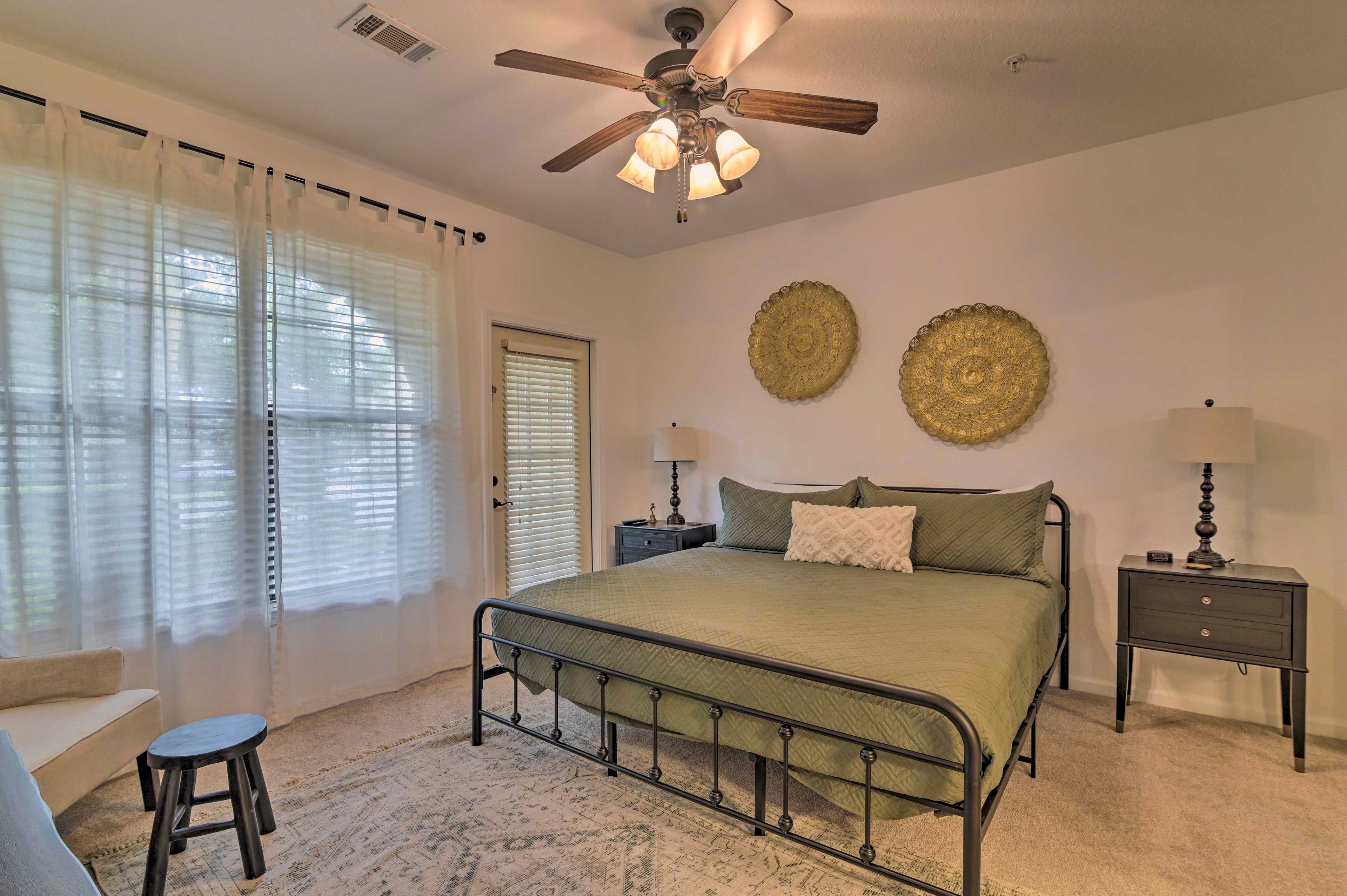Bedroom 1 | King Bed