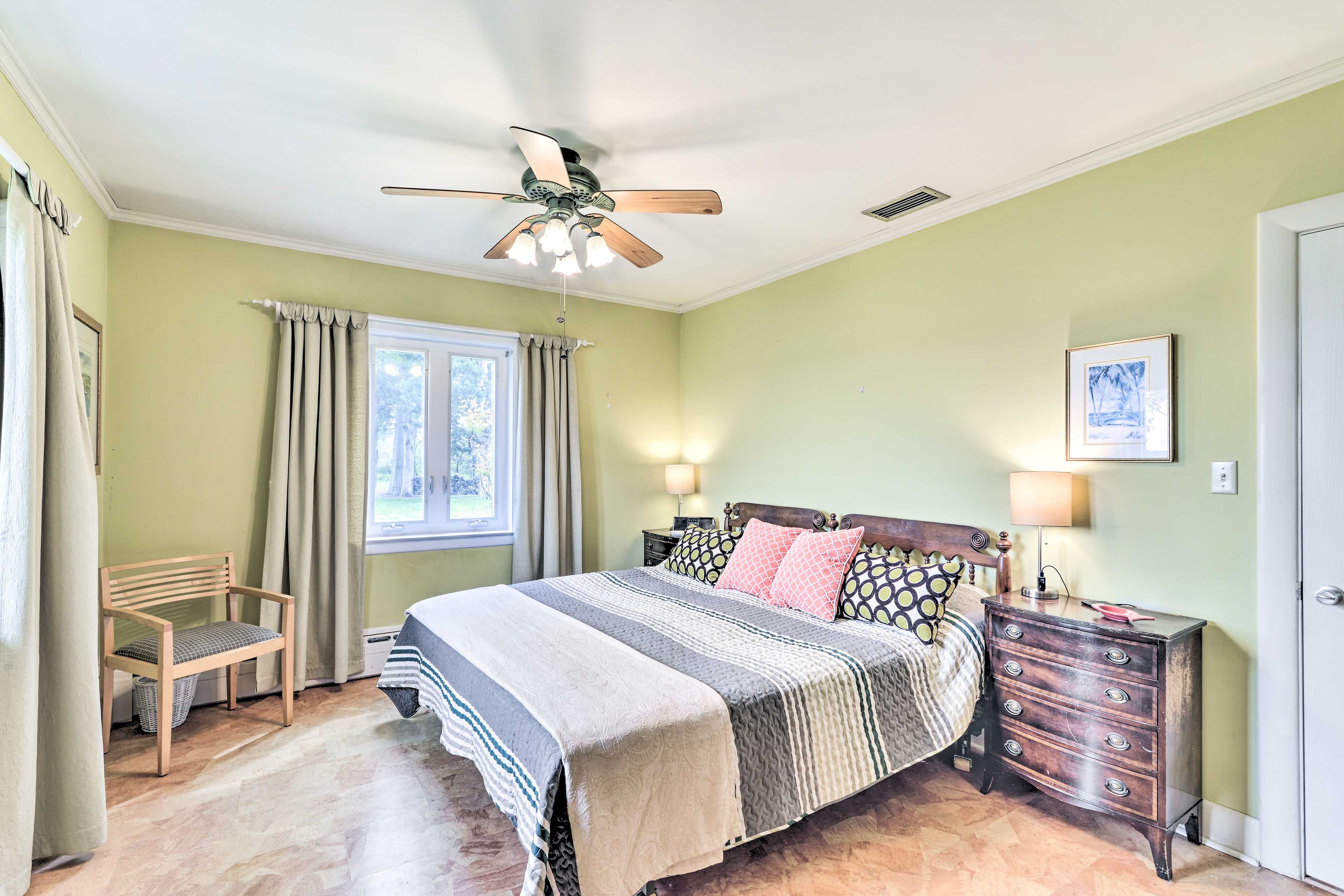 Bedroom 1 | King Bed