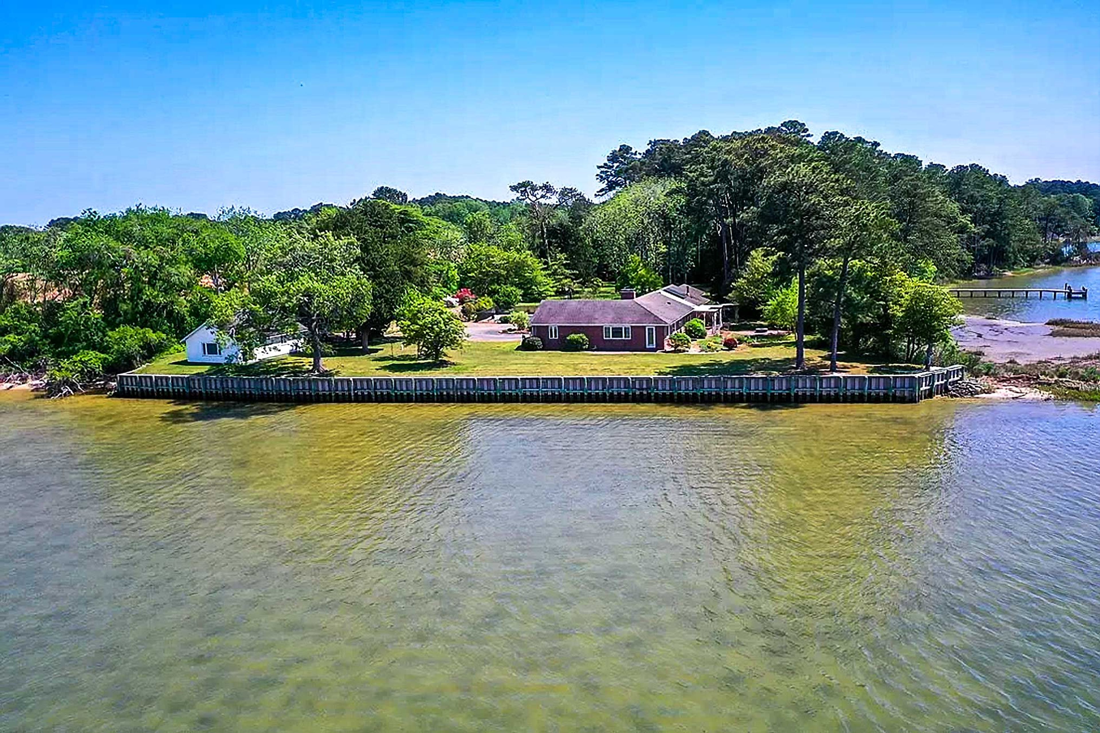 House Exterior | Seasonal Outdoor Pool | Dog Friendly