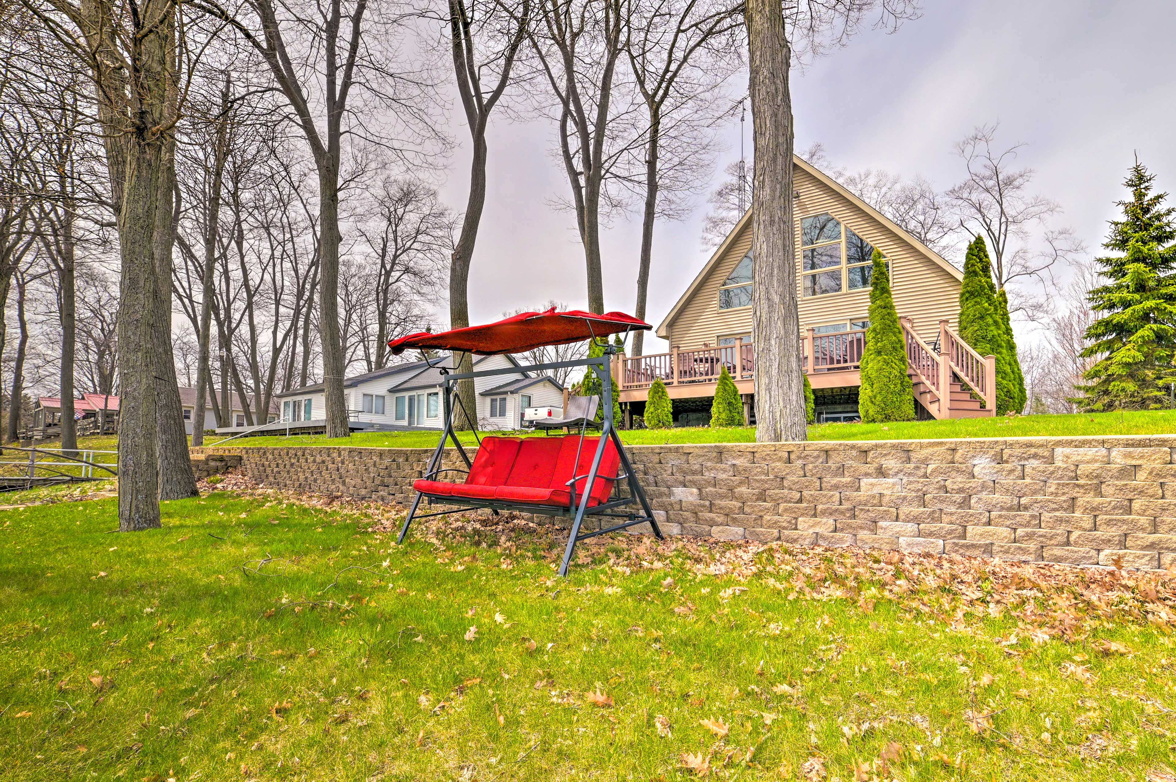 Backyard | Outdoor Seating