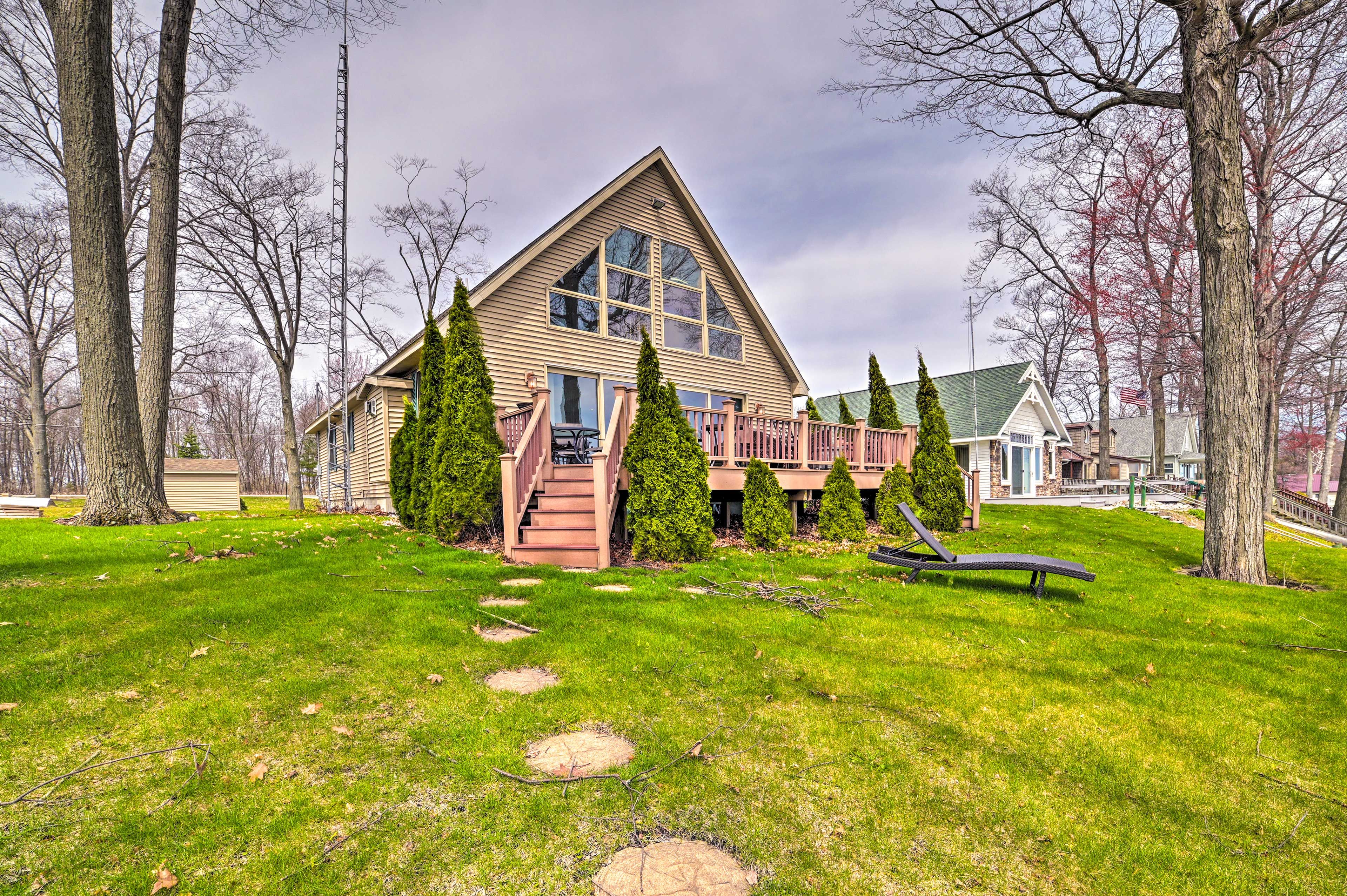 Tawas City Vacation Rental | 3BR | 2.5BA | Stairs Required | 1,977 Sq Ft