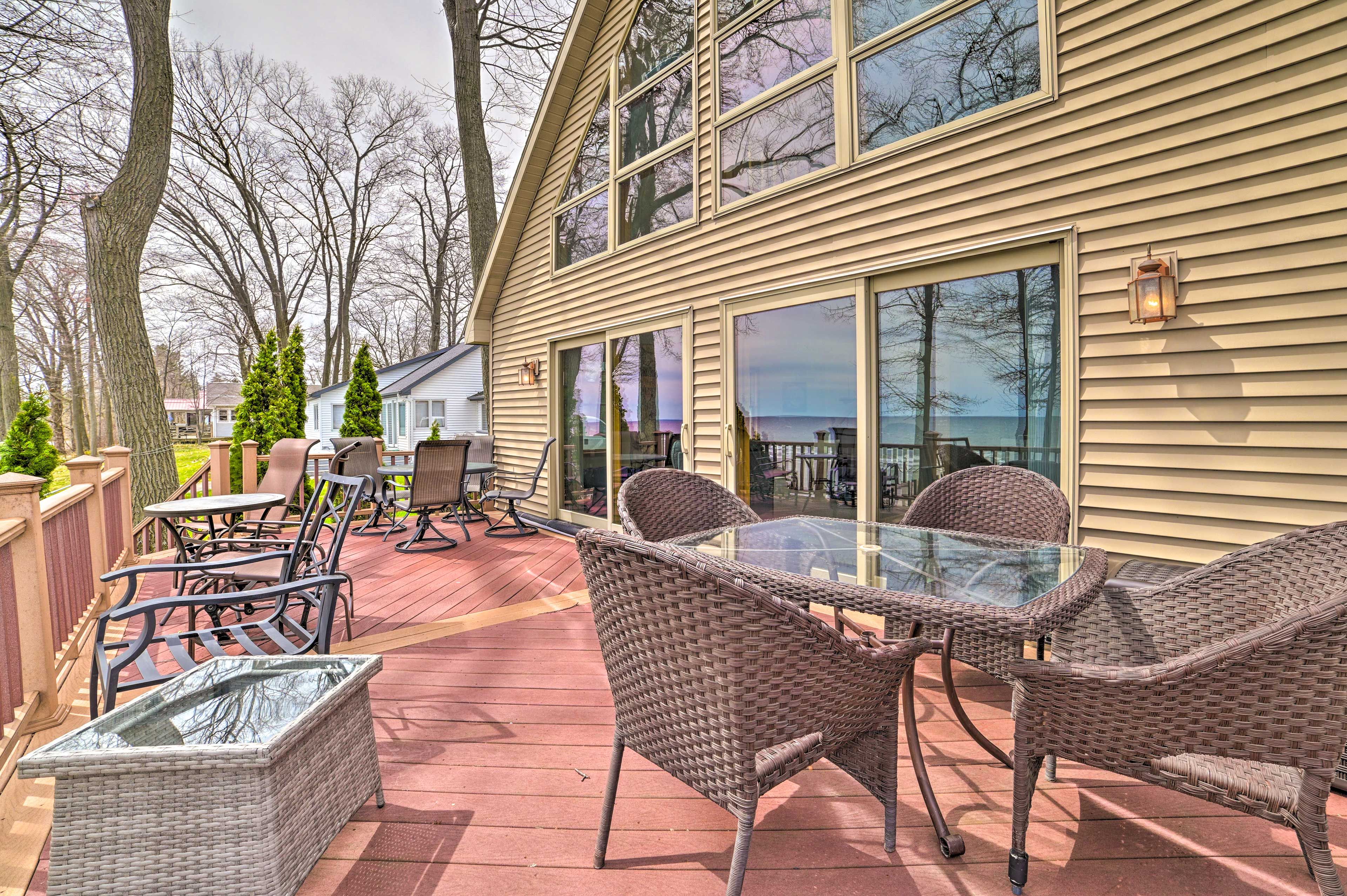 Private Deck | Outdoor Dining Areas