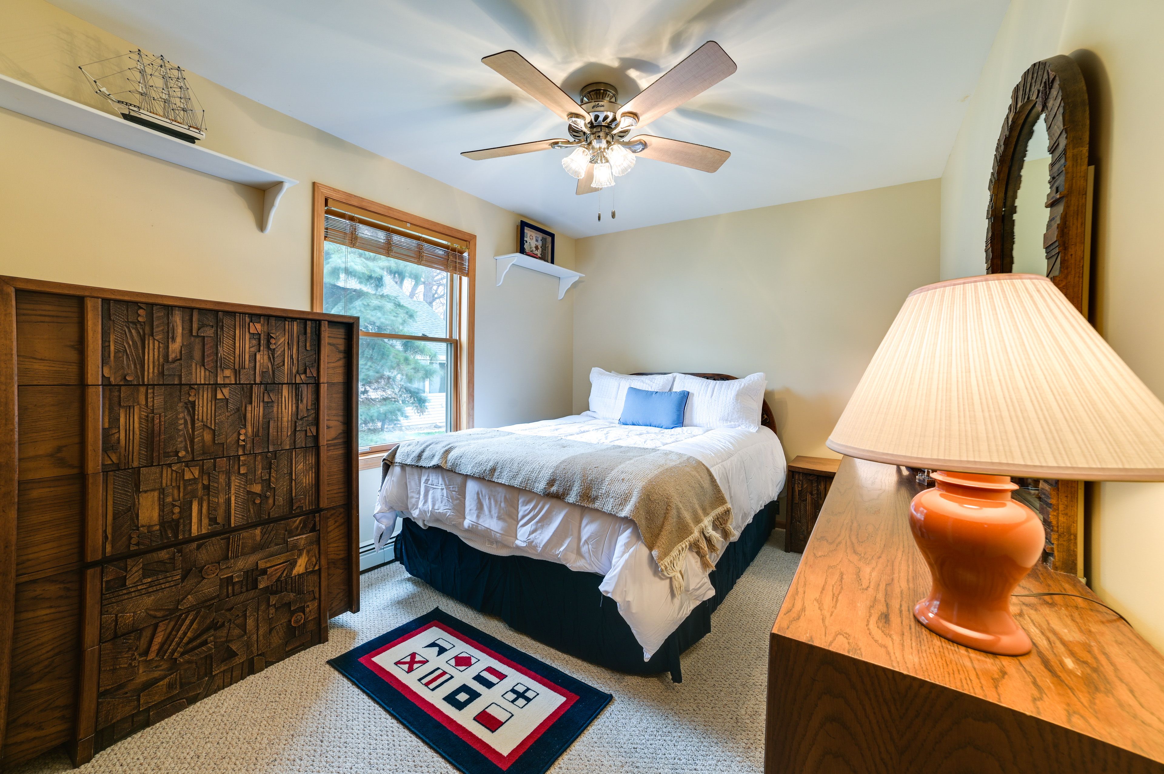 Bedroom 3 | 1st Floor | Queen Bed