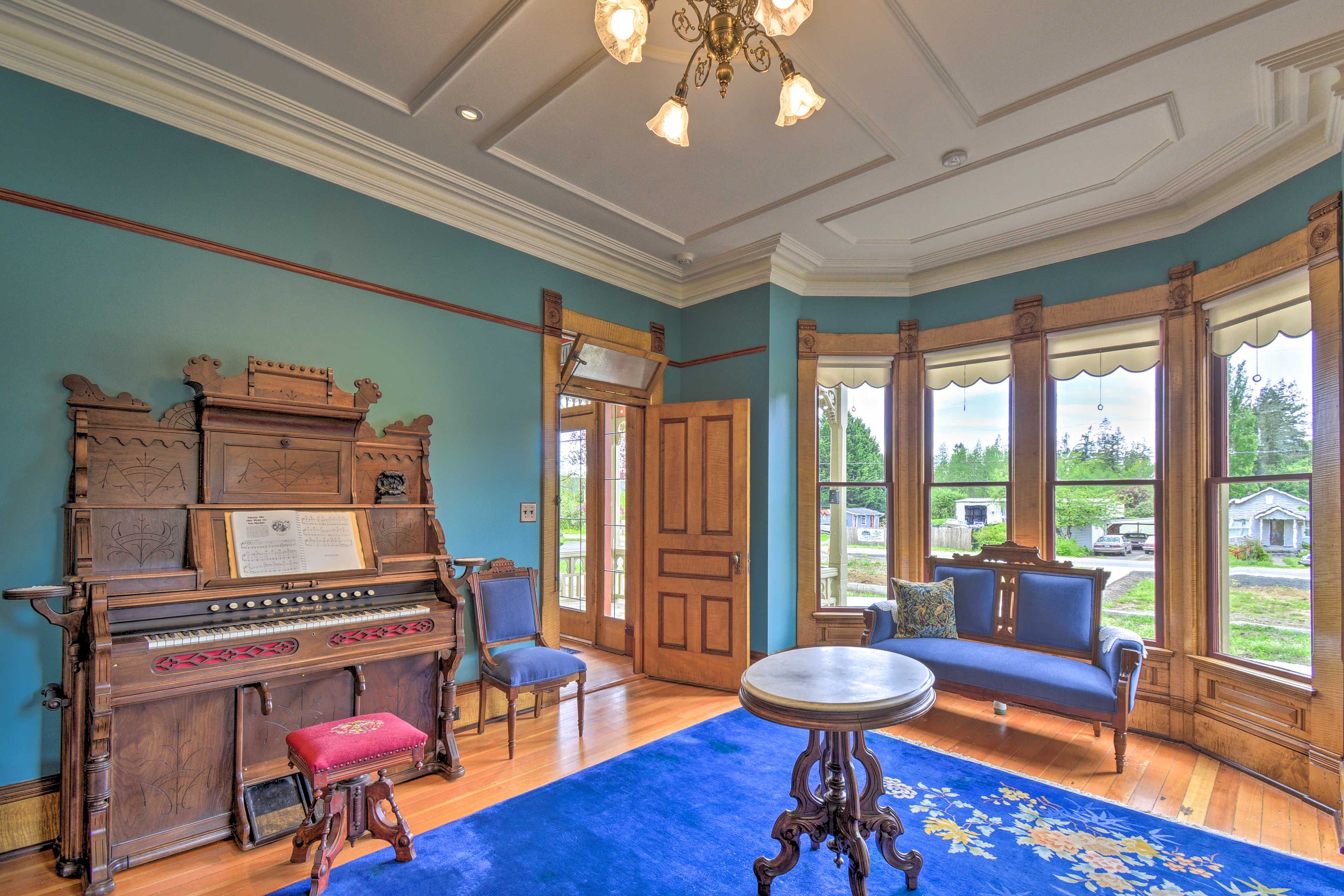 Piano Room | Free WiFi | Central Heating & A/C
