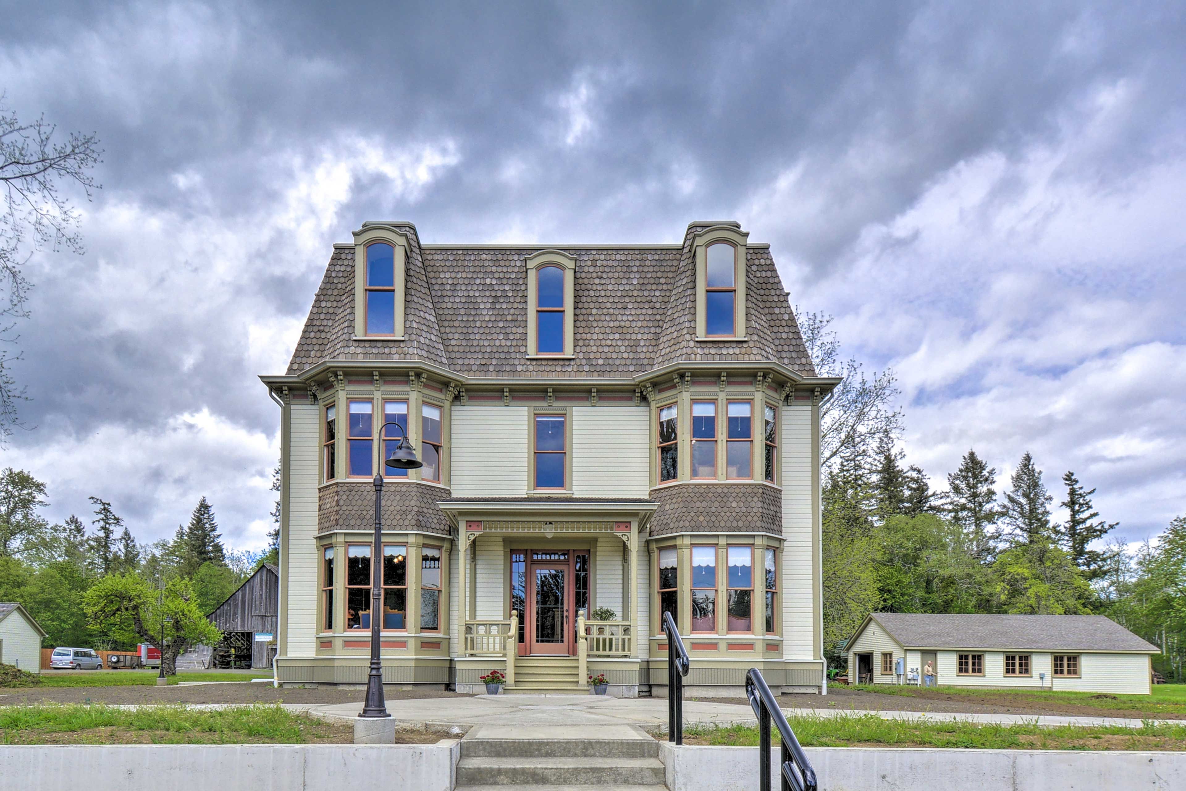 Quilcene Vacation Rental | 4BR | 2BA | Step-Free Entry Via Ramp | 5,000 Sq Ft