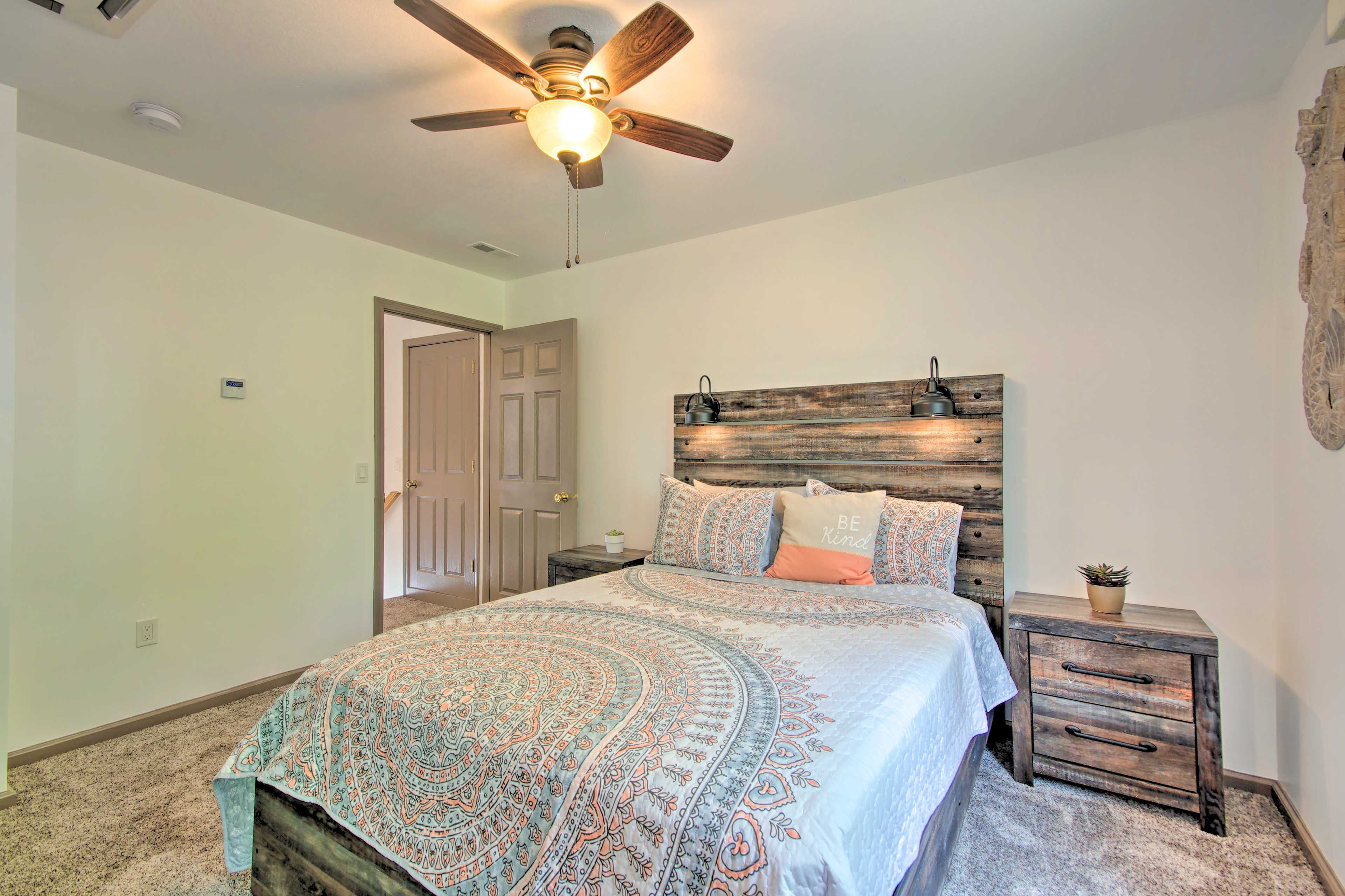 Bedroom 5 | Queen Bed | 2nd Floor