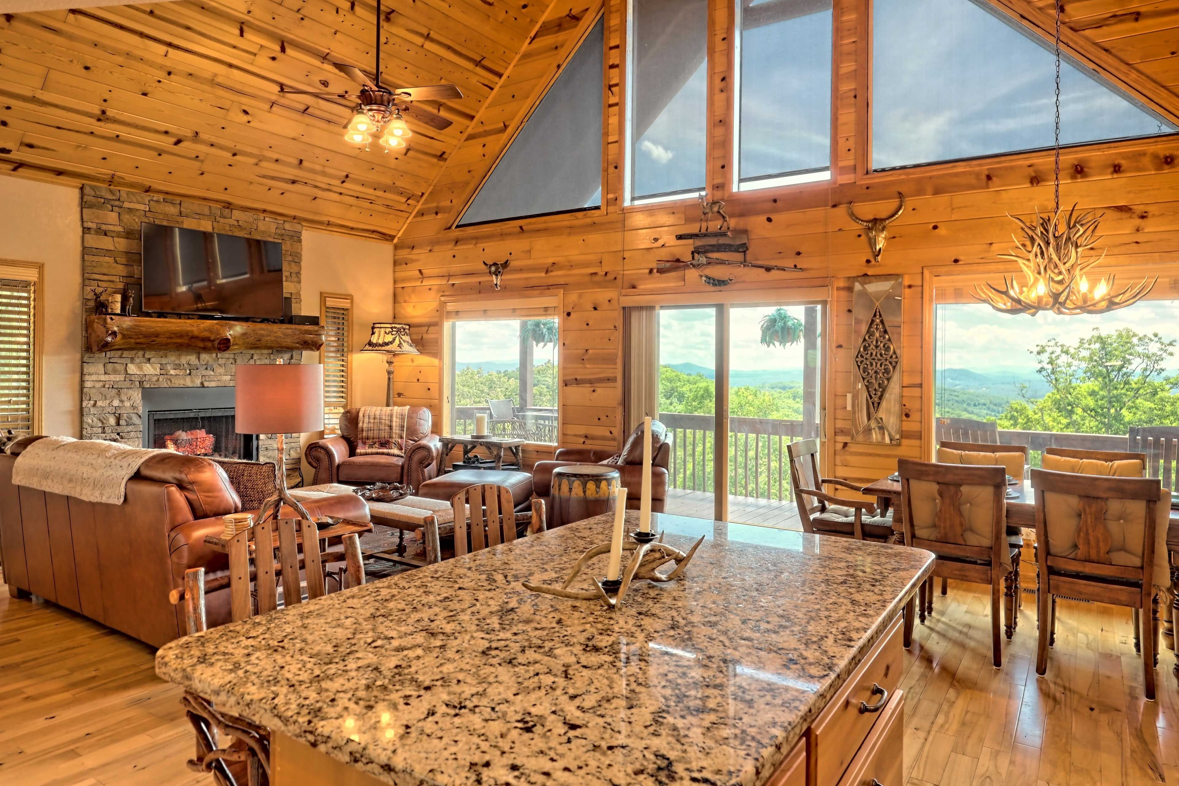 Fully Equipped Kitchen | Breakfast Bar | Keurig Coffee Maker