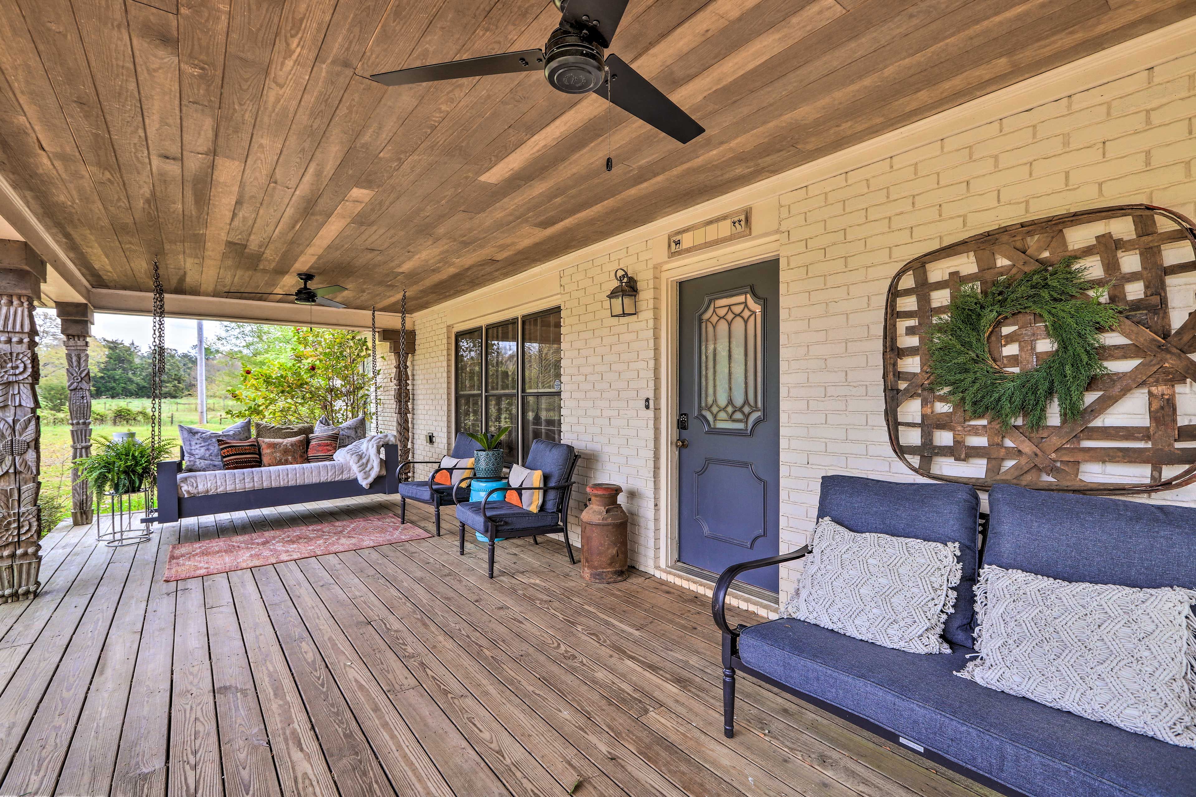 Greenville Vacation Rental | 3BR | 3BA | 3 Steps to Enter | 2,800 Sq Ft