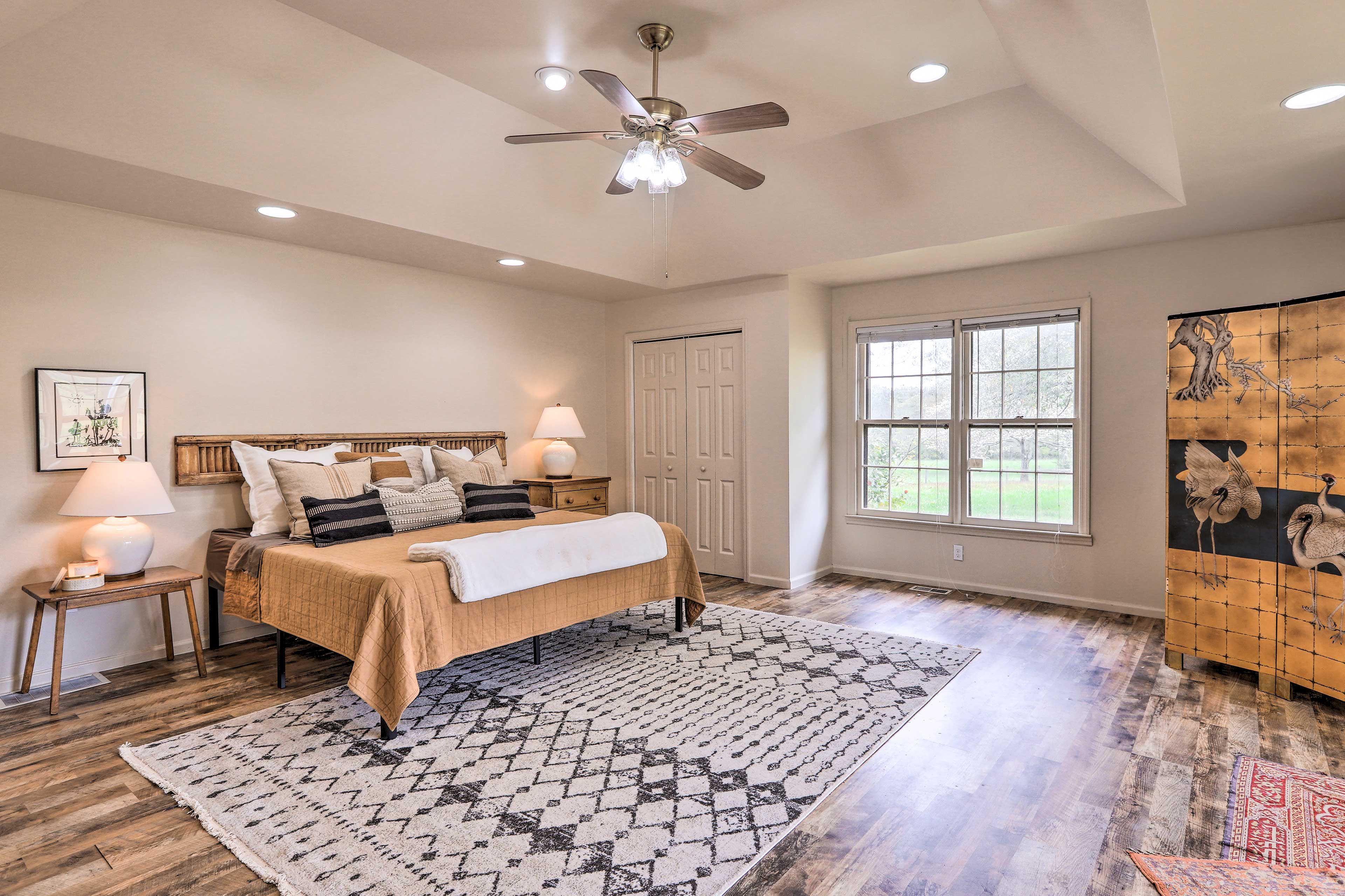 Bedroom 1 | Main Level | King Bed