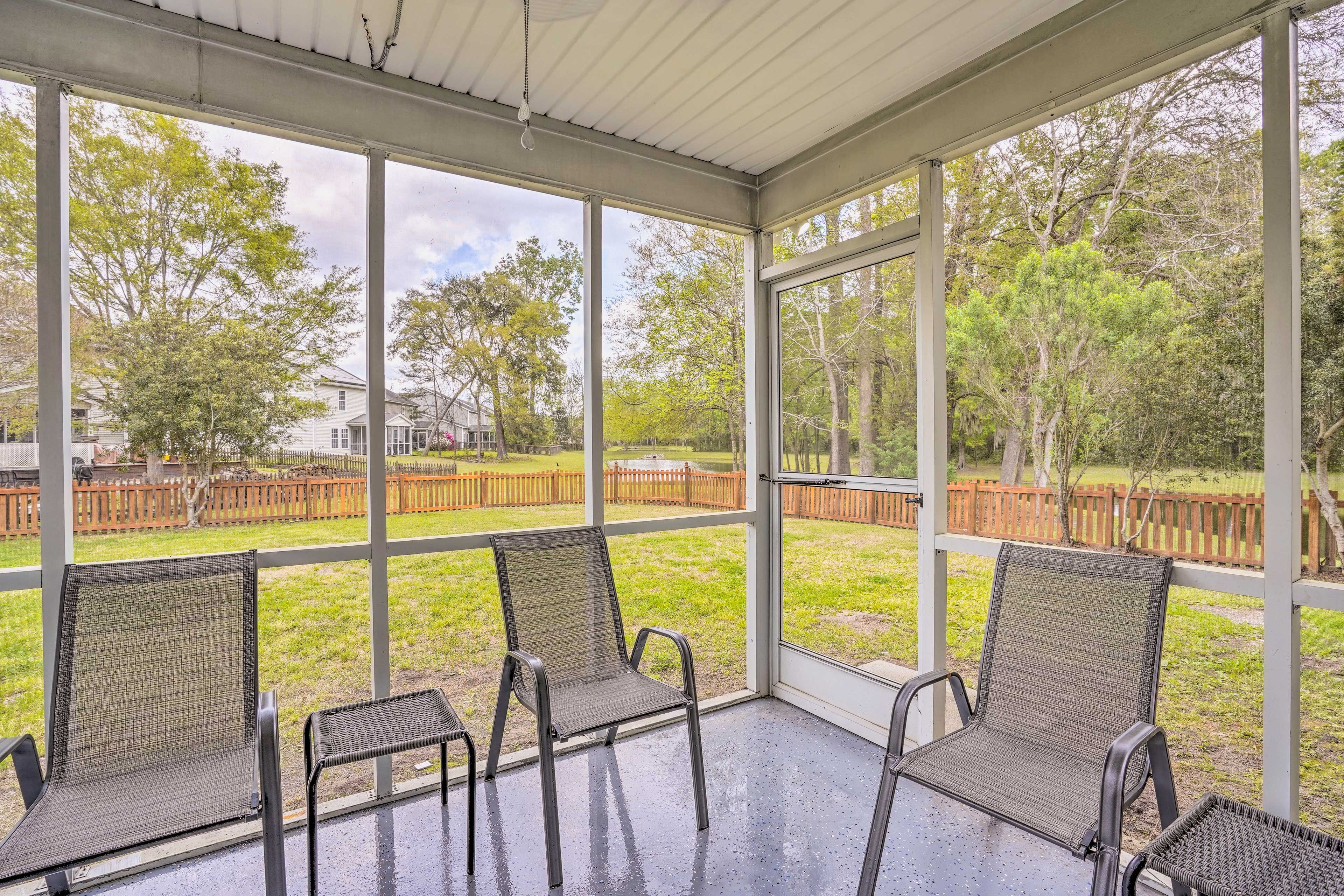 Private Screened Patio