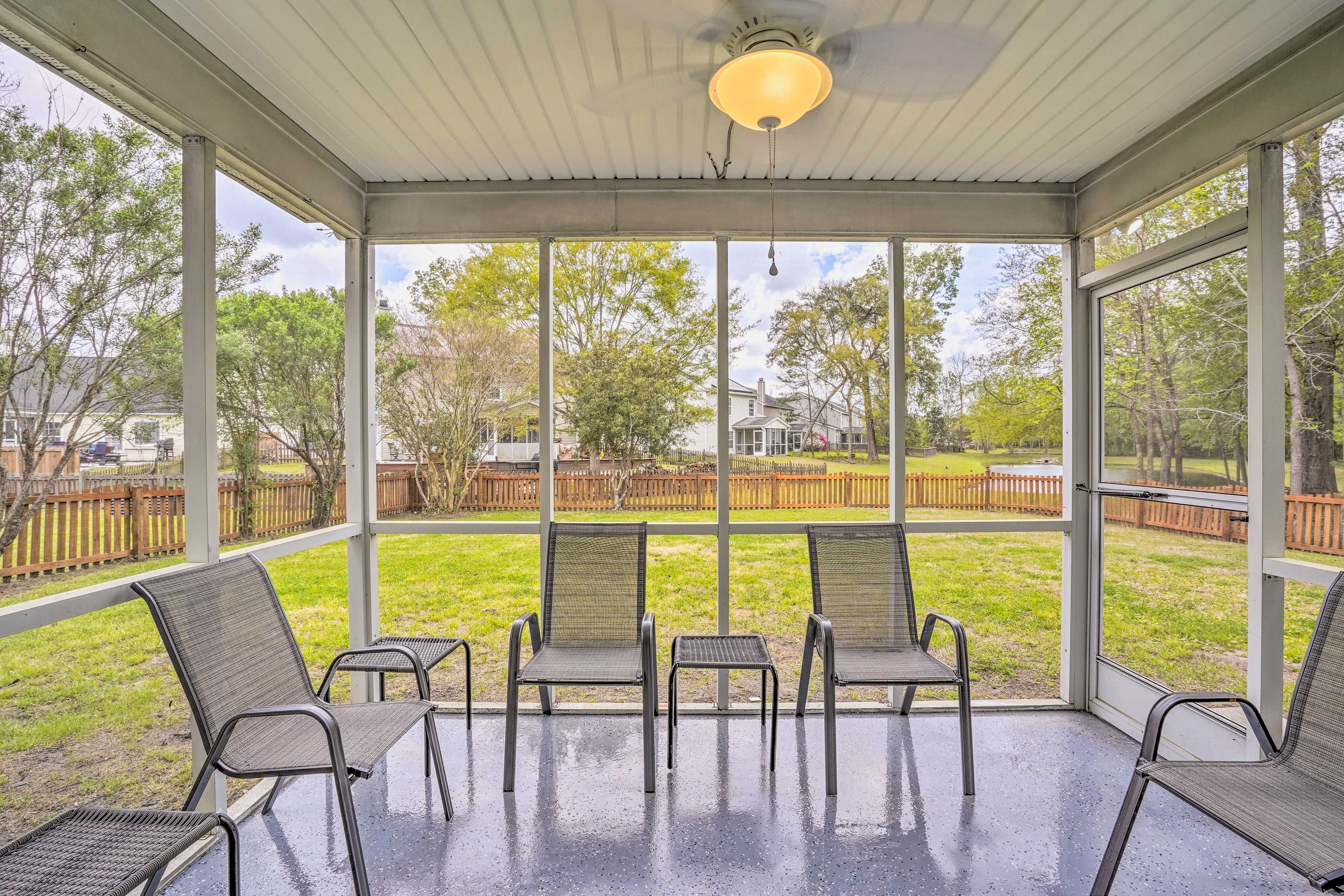 Private Screened Patio | Outdoor Seating