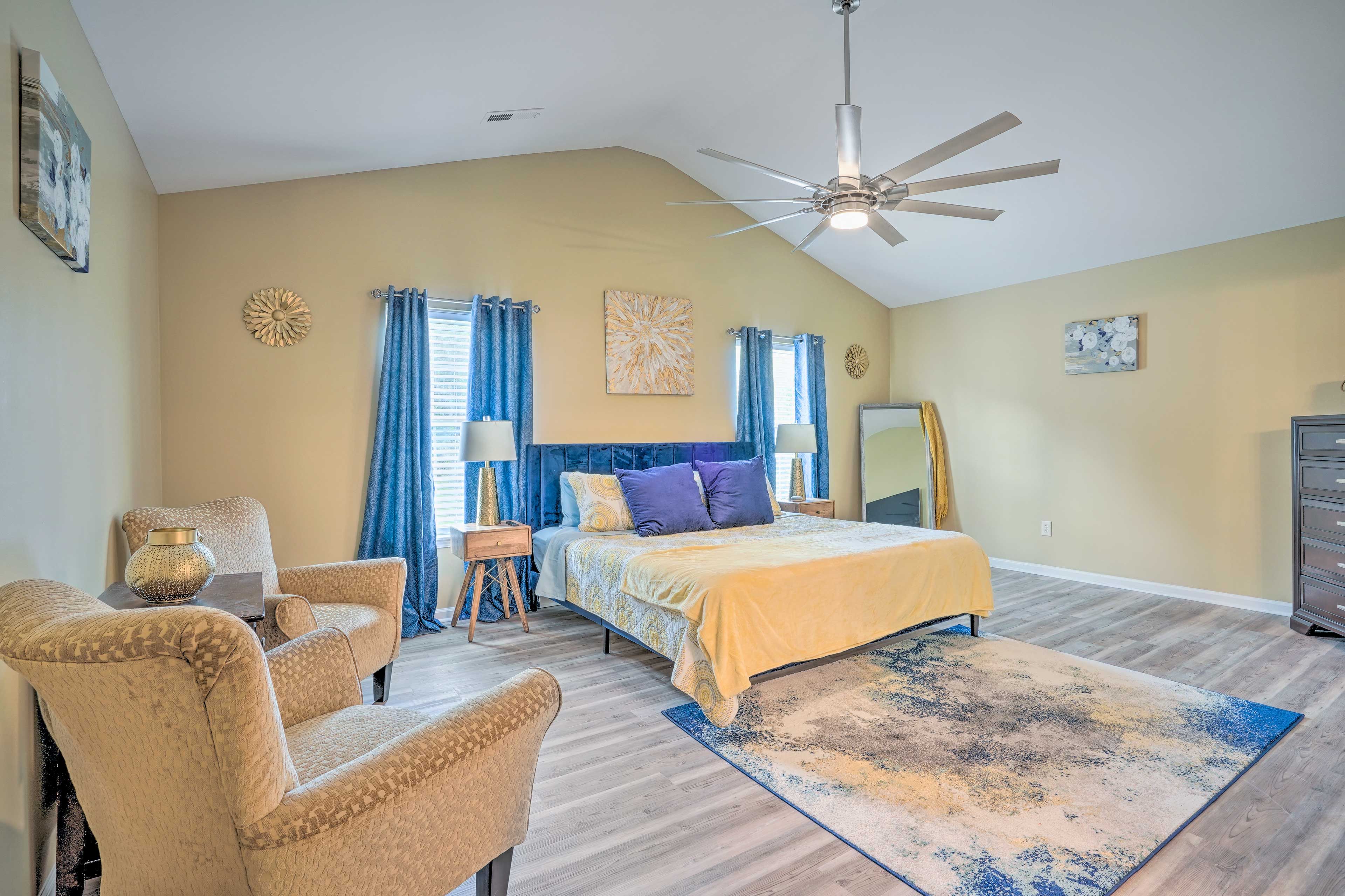 Bedroom 1 | King Bed