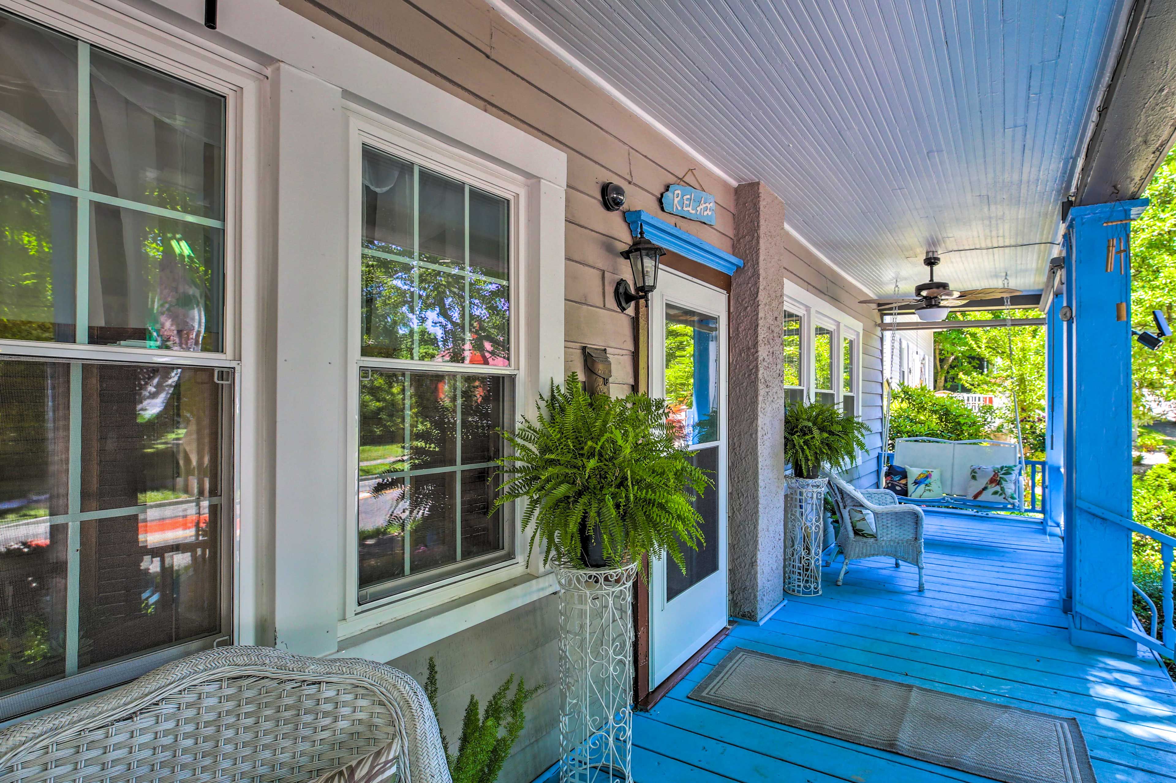 Furnished Front Porch | Porch Swing | Ceiling Fans