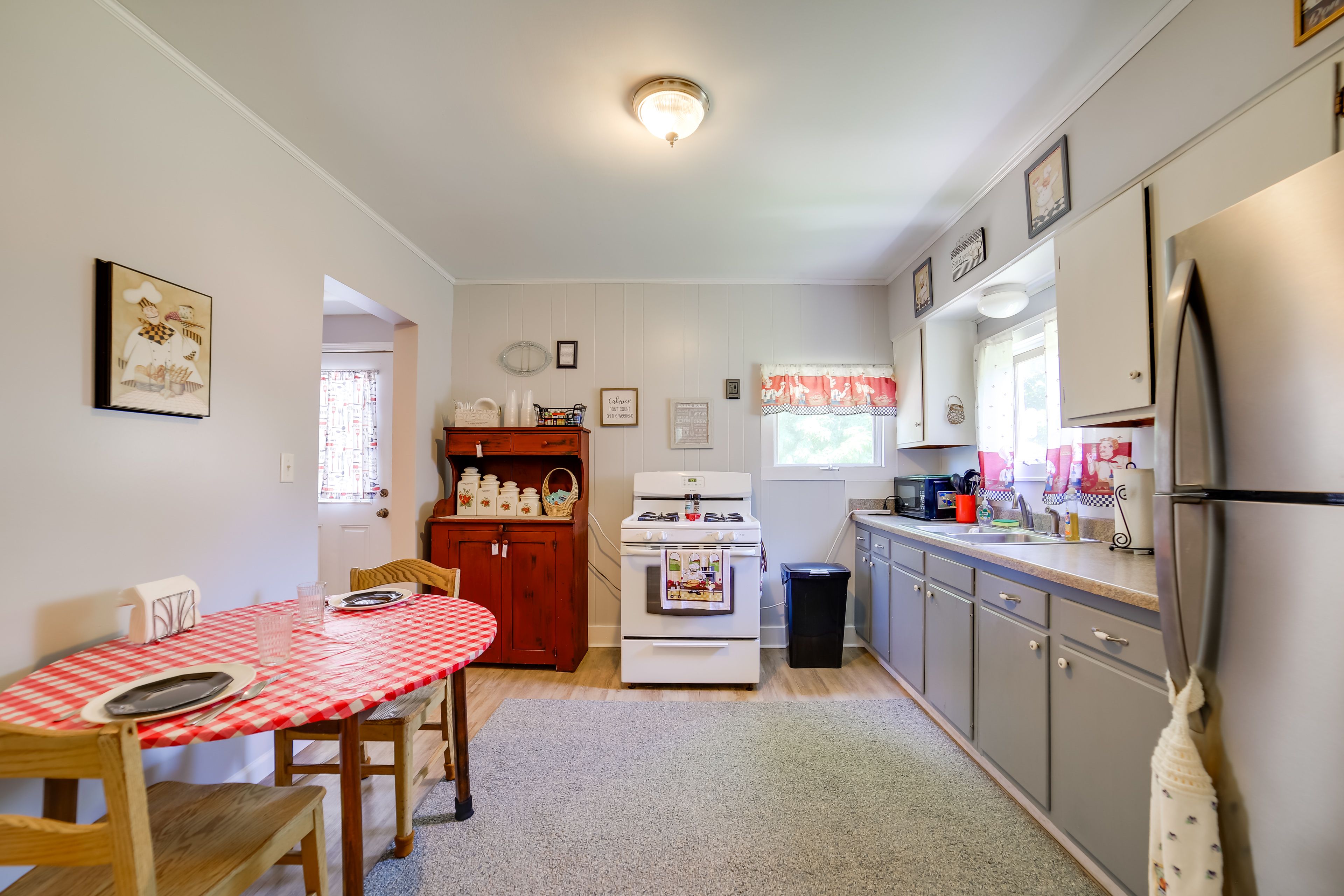 Kitchen & Dining Area | 1st Floor