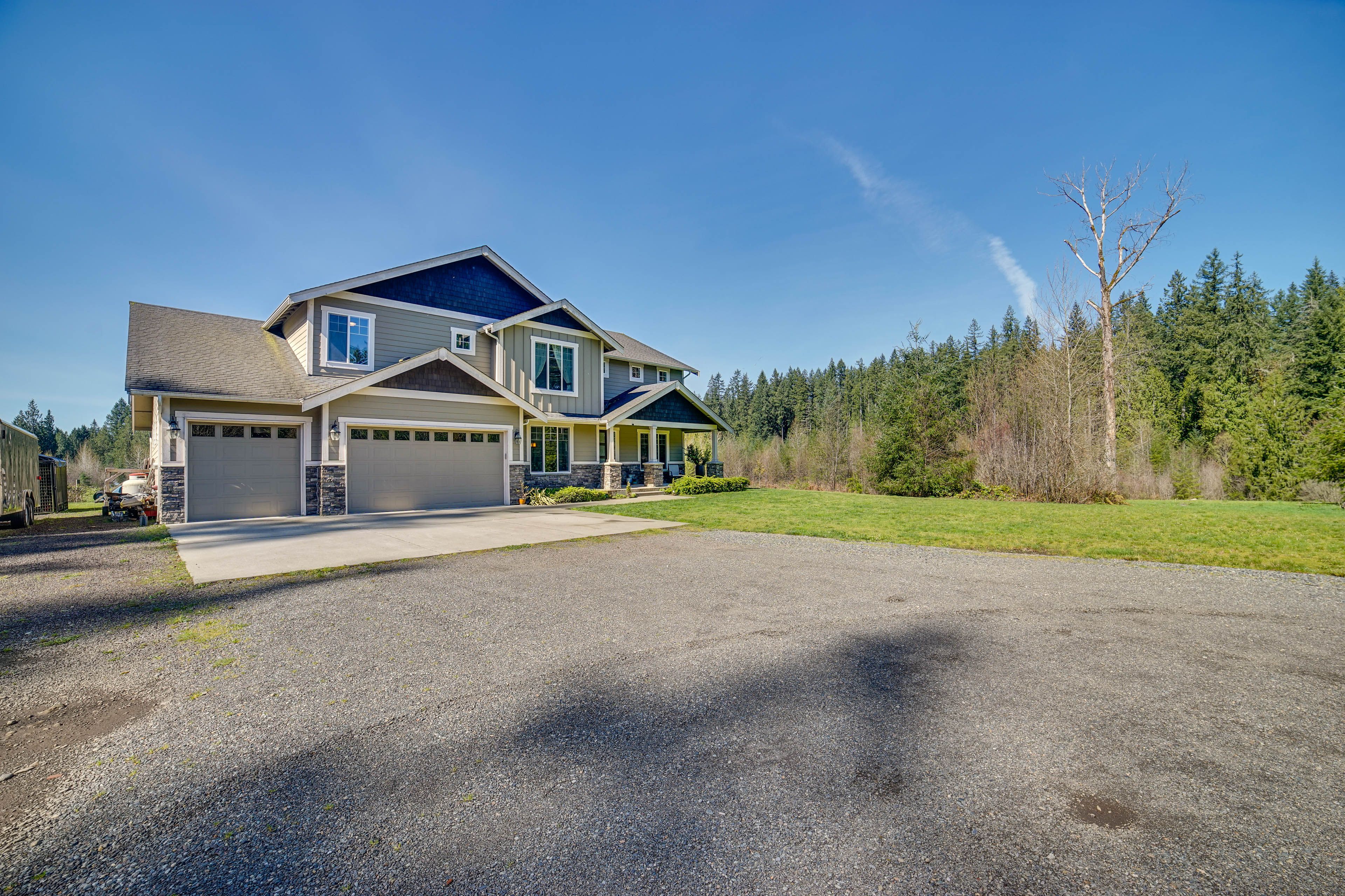 Parking | Driveway (4 Vehicles) | RV/Trailer Parking