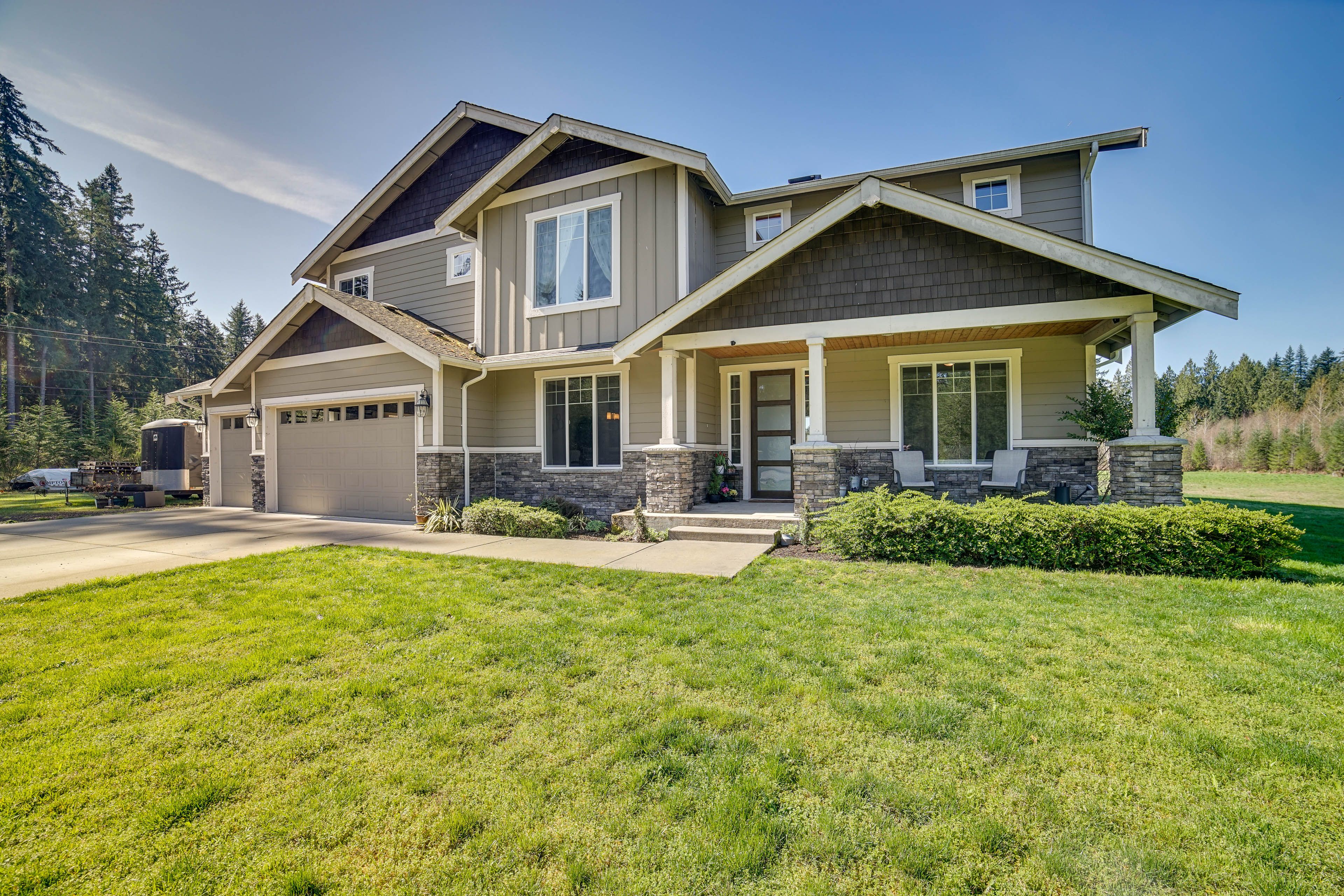 Carnation Vacation Rental | 5BR | 3BA | 4,000 Sq Ft | 2 Steps to Enter