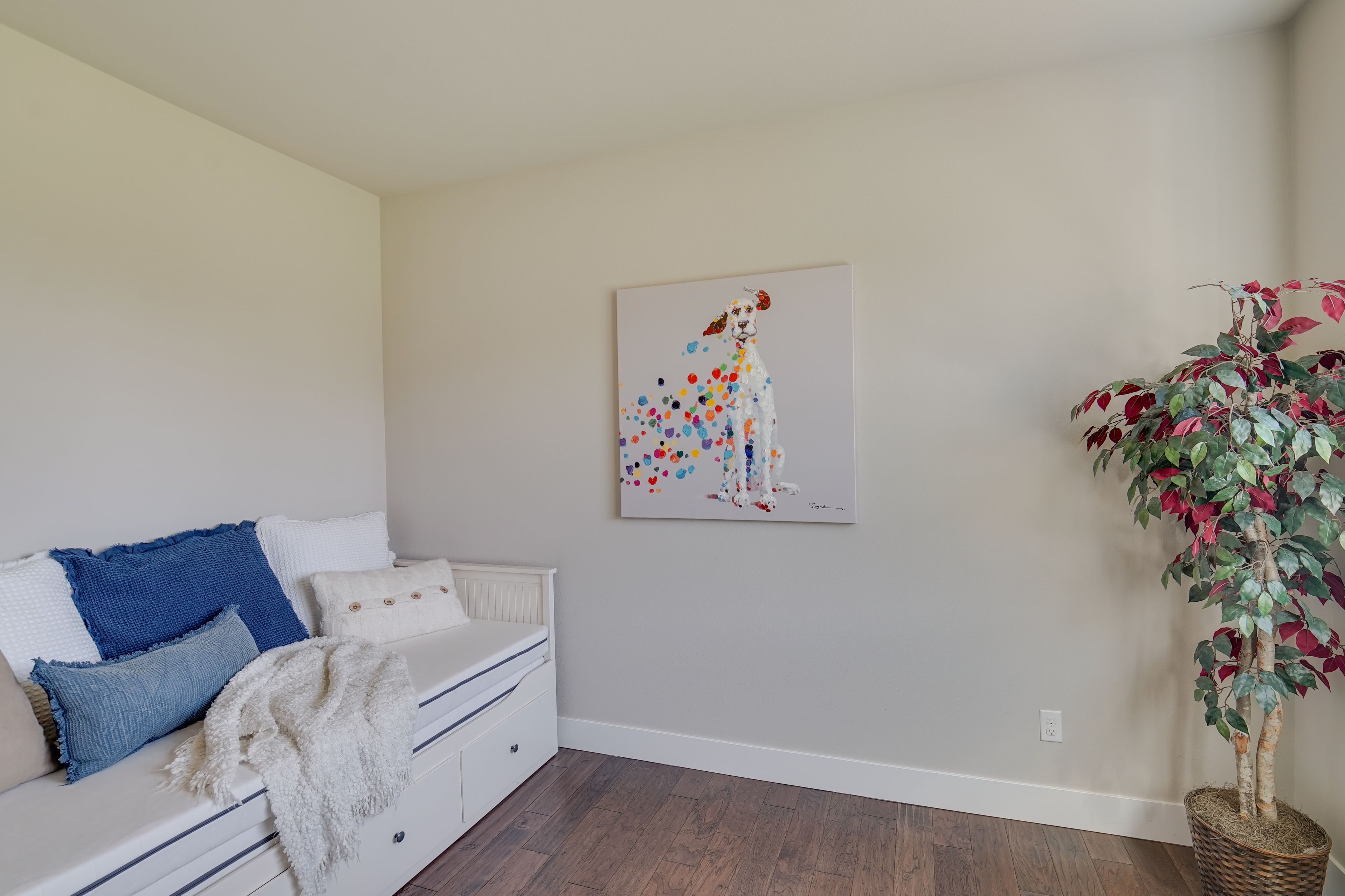 Bedroom 5 | King Daybed