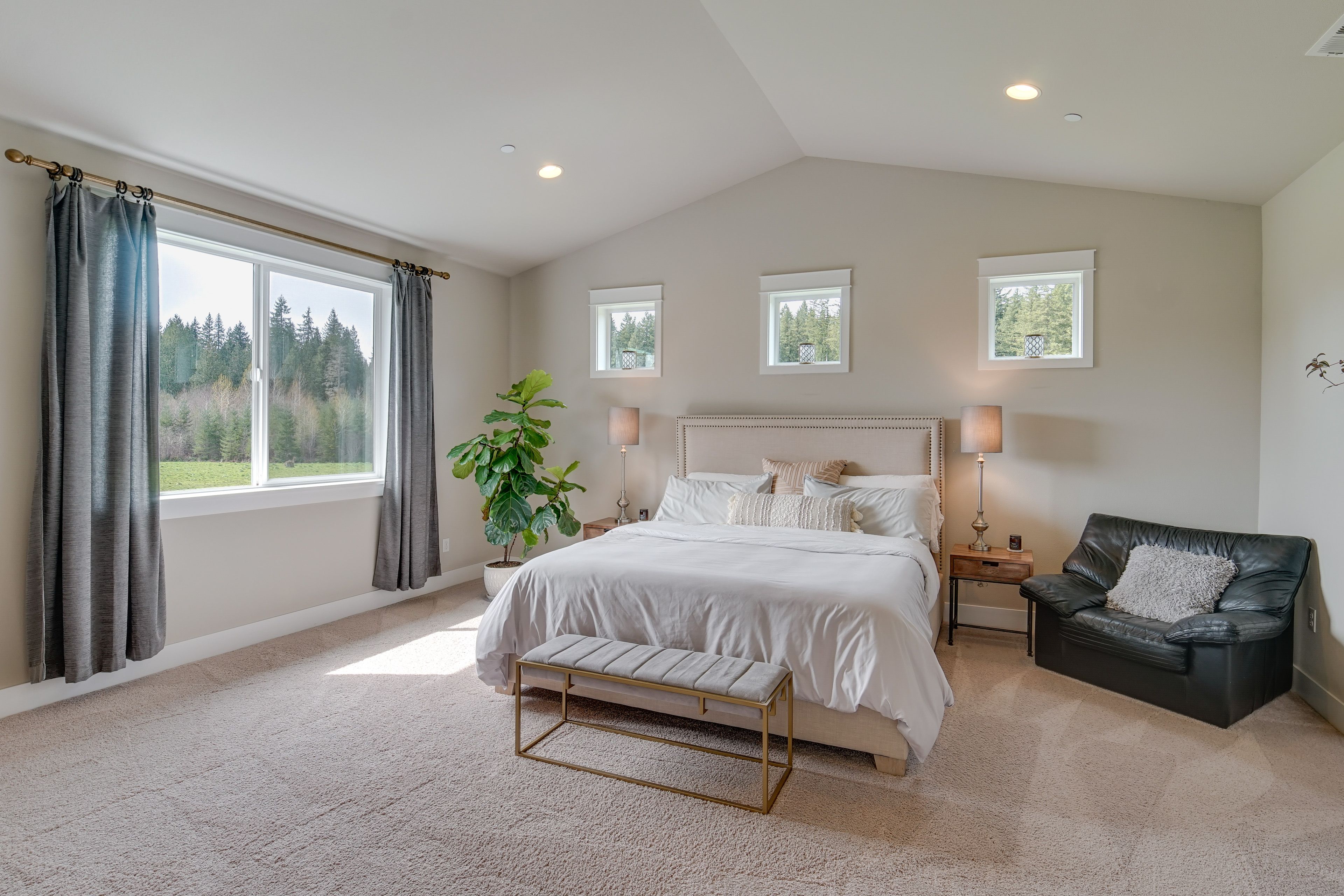 Bedroom 1 | King Bed