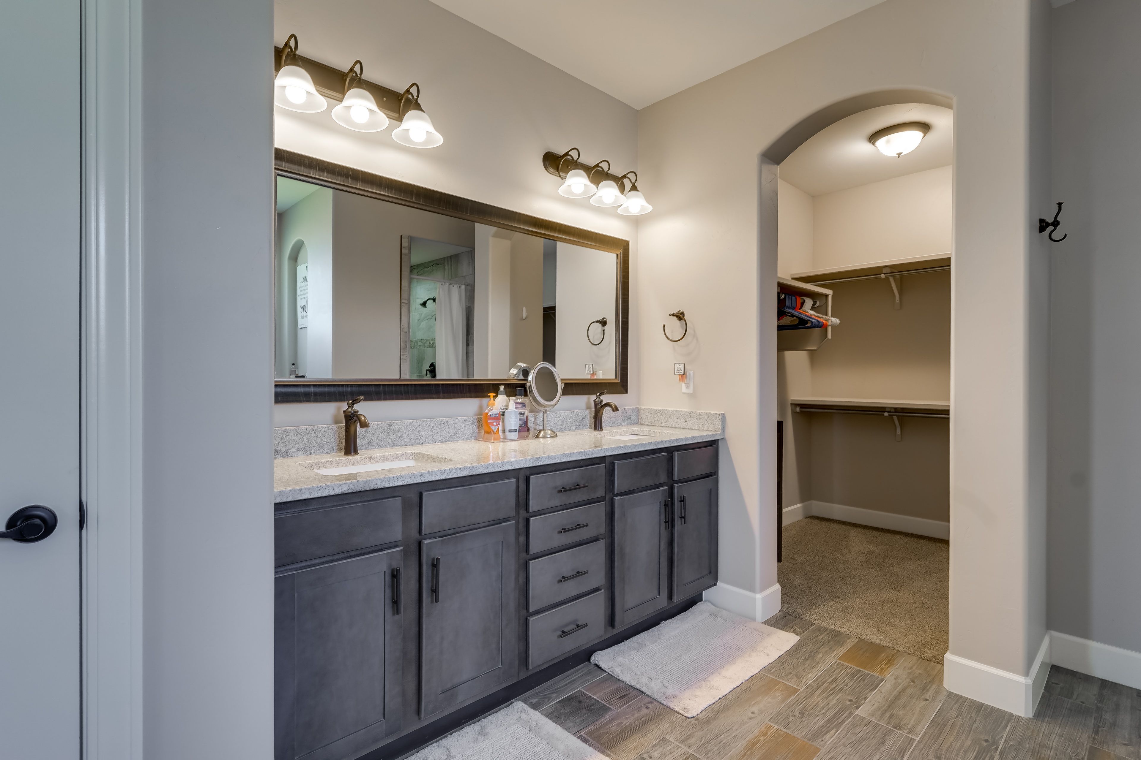 Full En-Suite Bathroom | Complimentary Toiletries | Jetted Tub