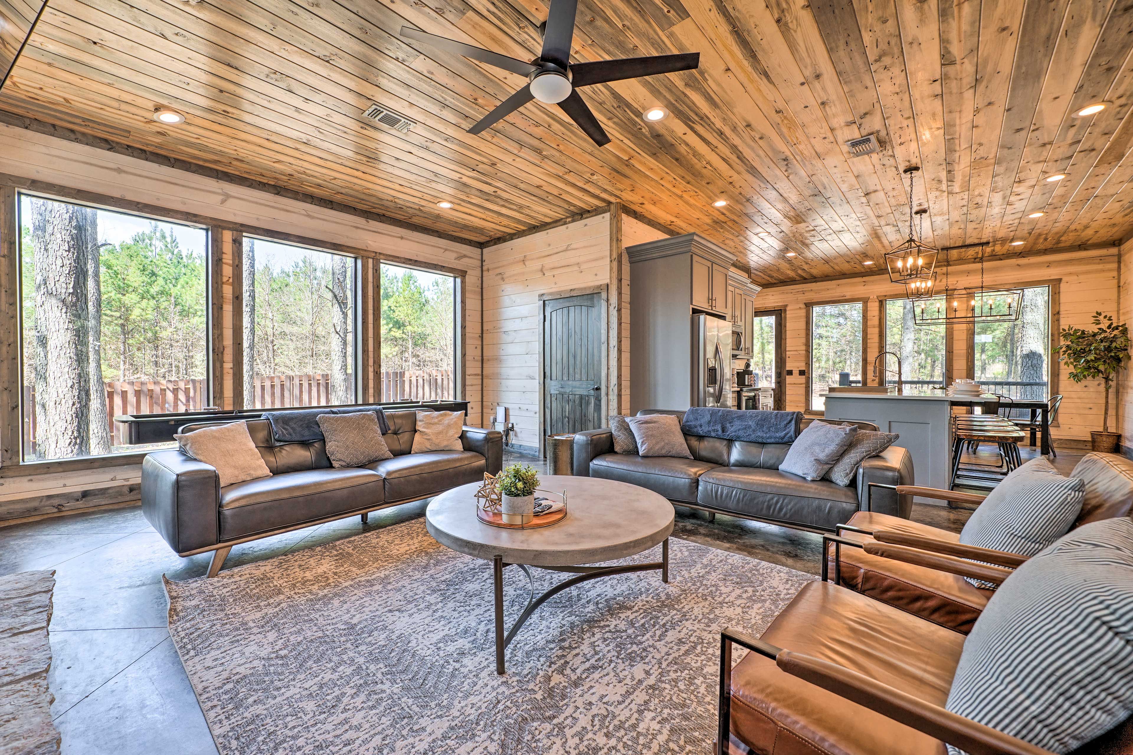 Living Room | Free WiFi