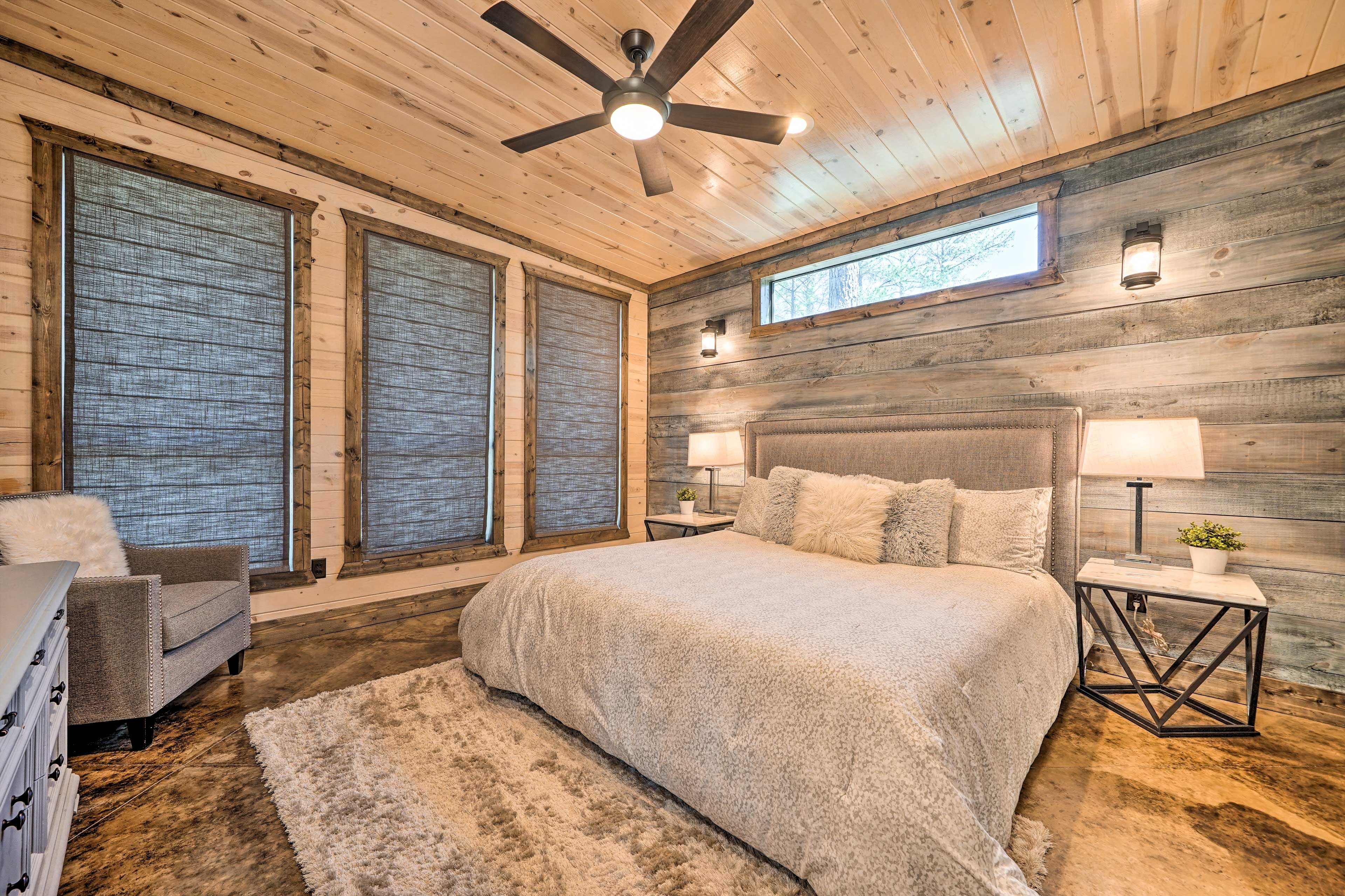 Bedroom 1 | King Bed