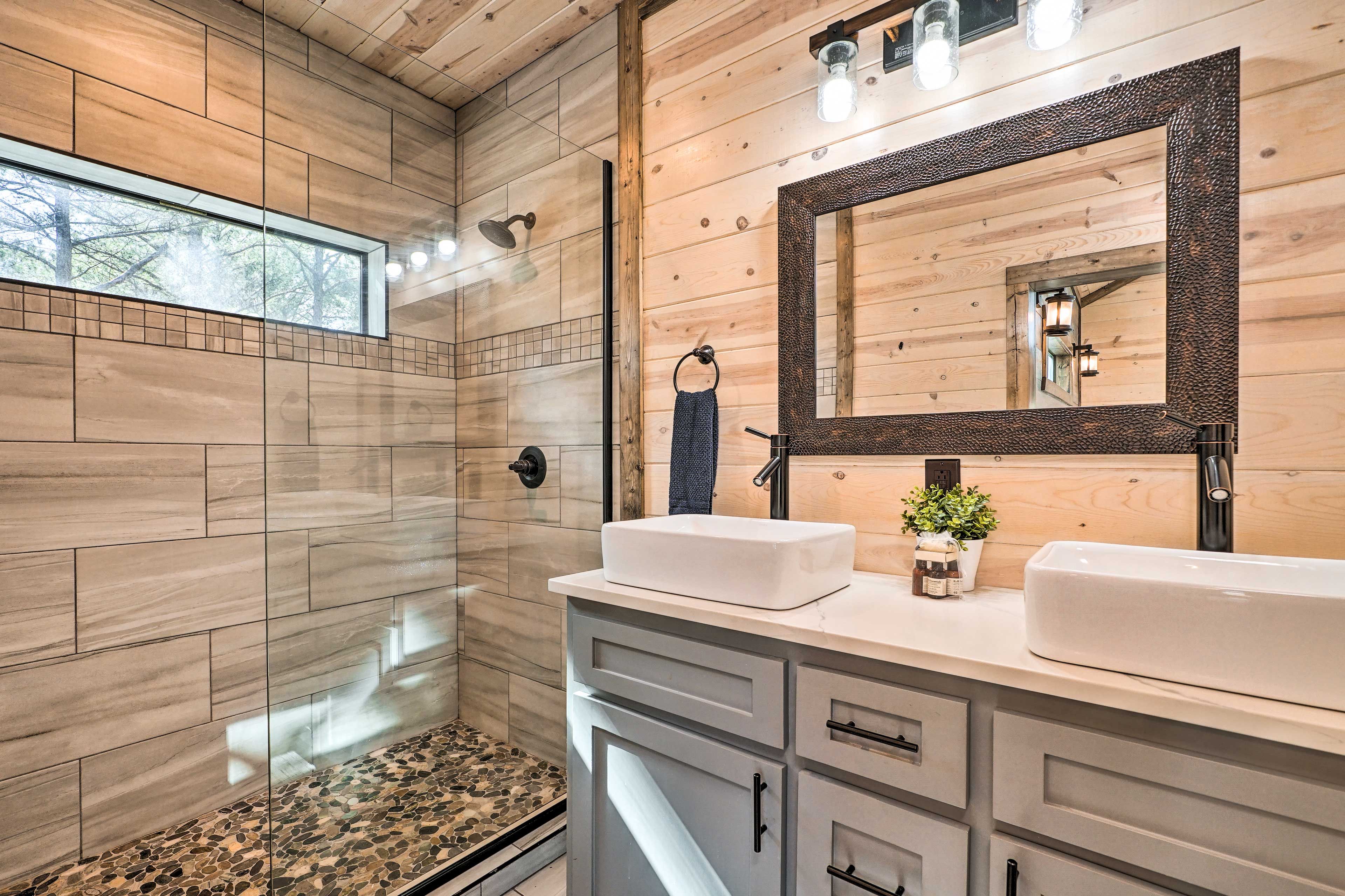 Full Bathroom | Spa Shower