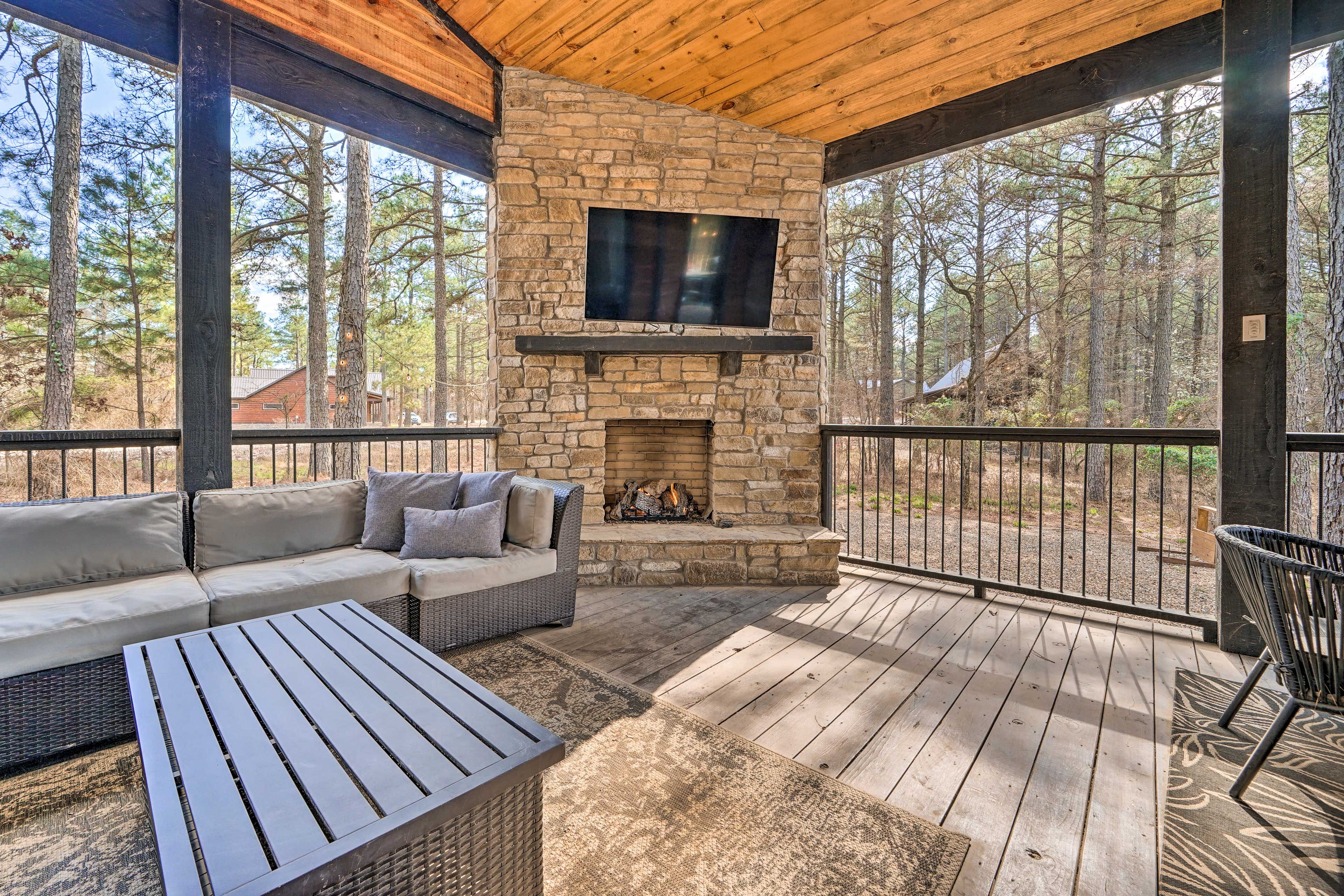 Screened-In Deck | Lounge Seating | Smart TV