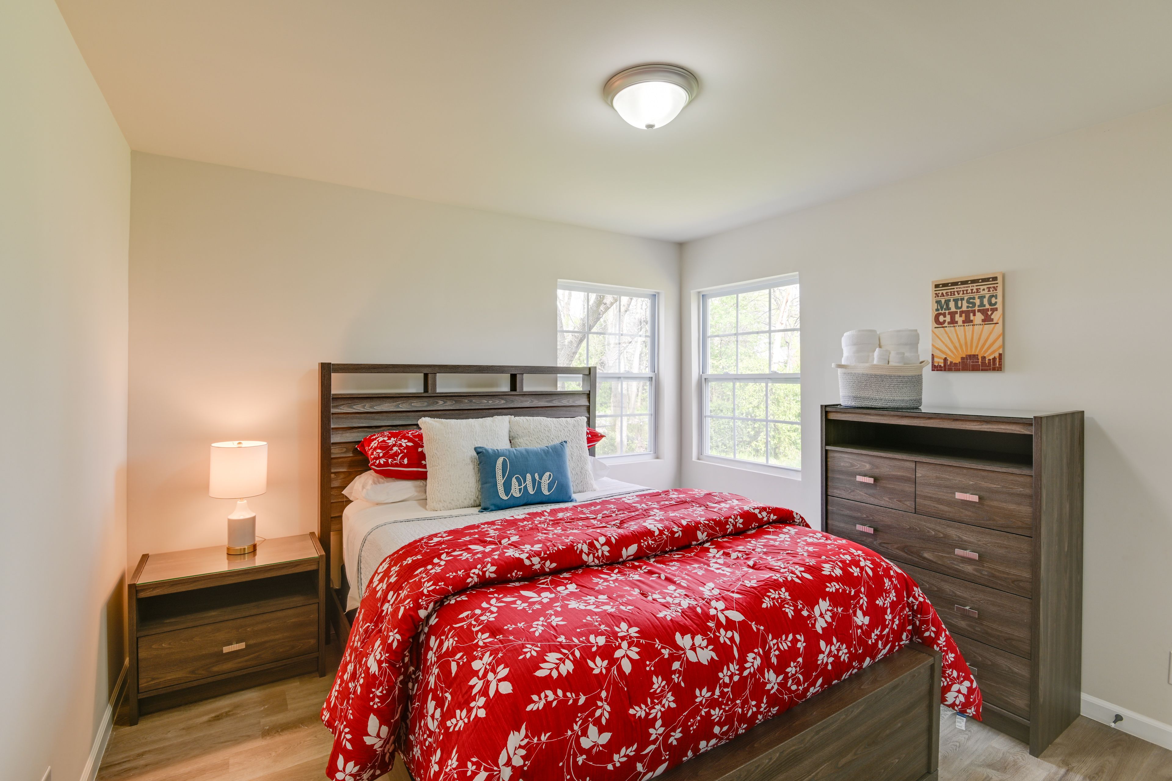 Bedroom 2 | Queen Bed